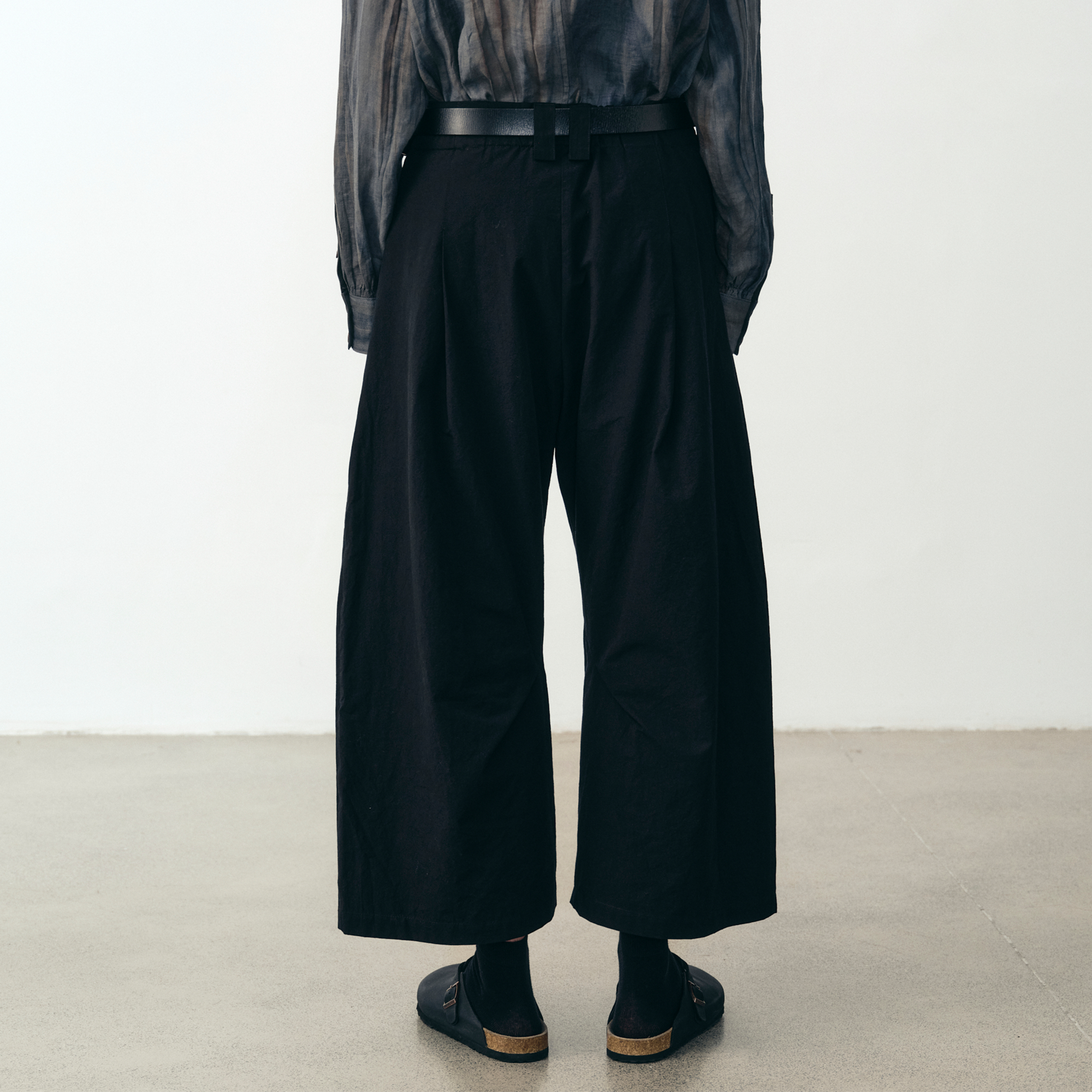 GRAINMUSTARD Pleated Wide-Leg Curved Cropped Pants, premium urban and streetwear designers apparel on PROJECTISR.com, GRAINMUSTARD