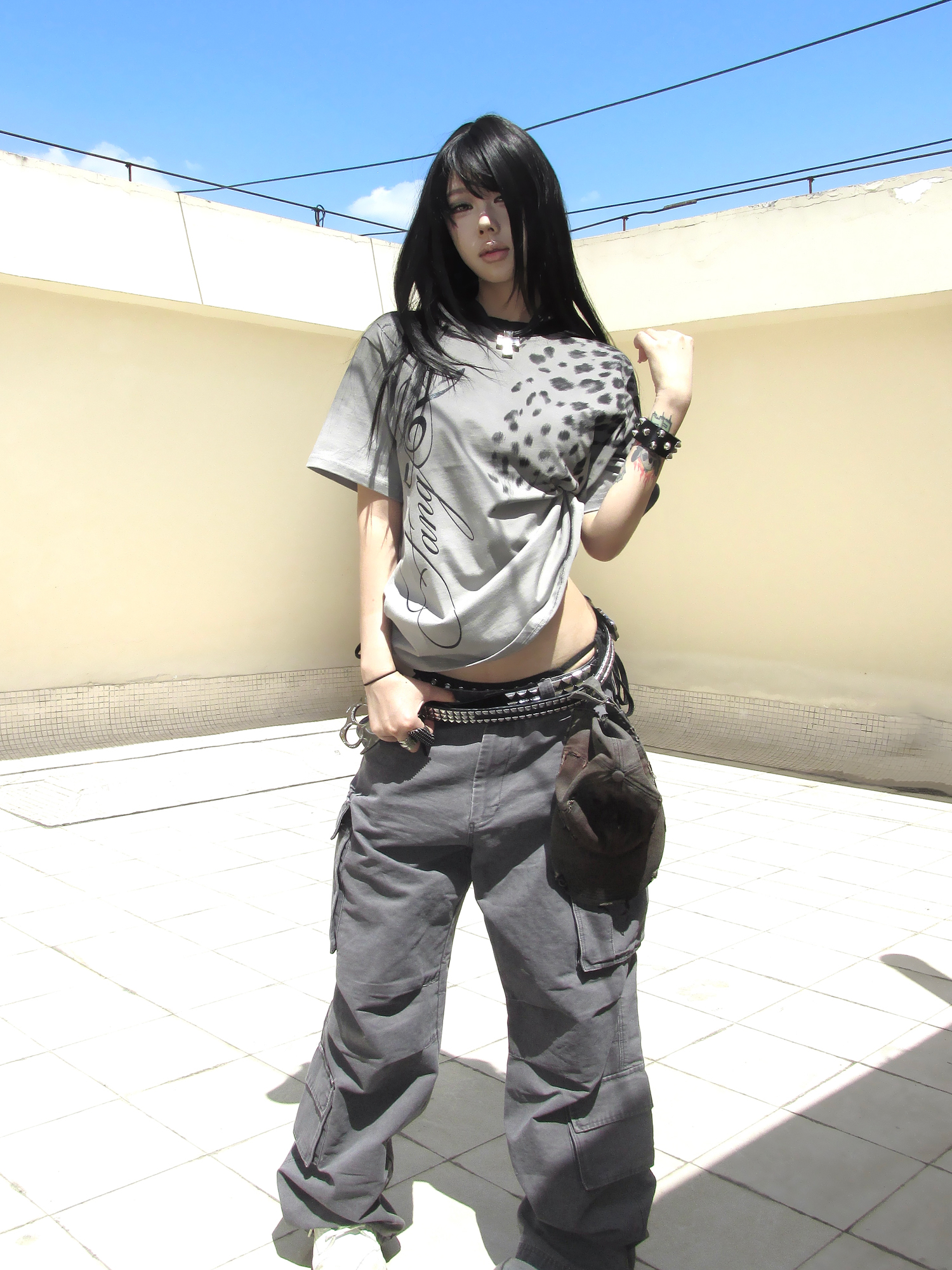 ESAIAS Washed Leopard Graphic T-Shirt