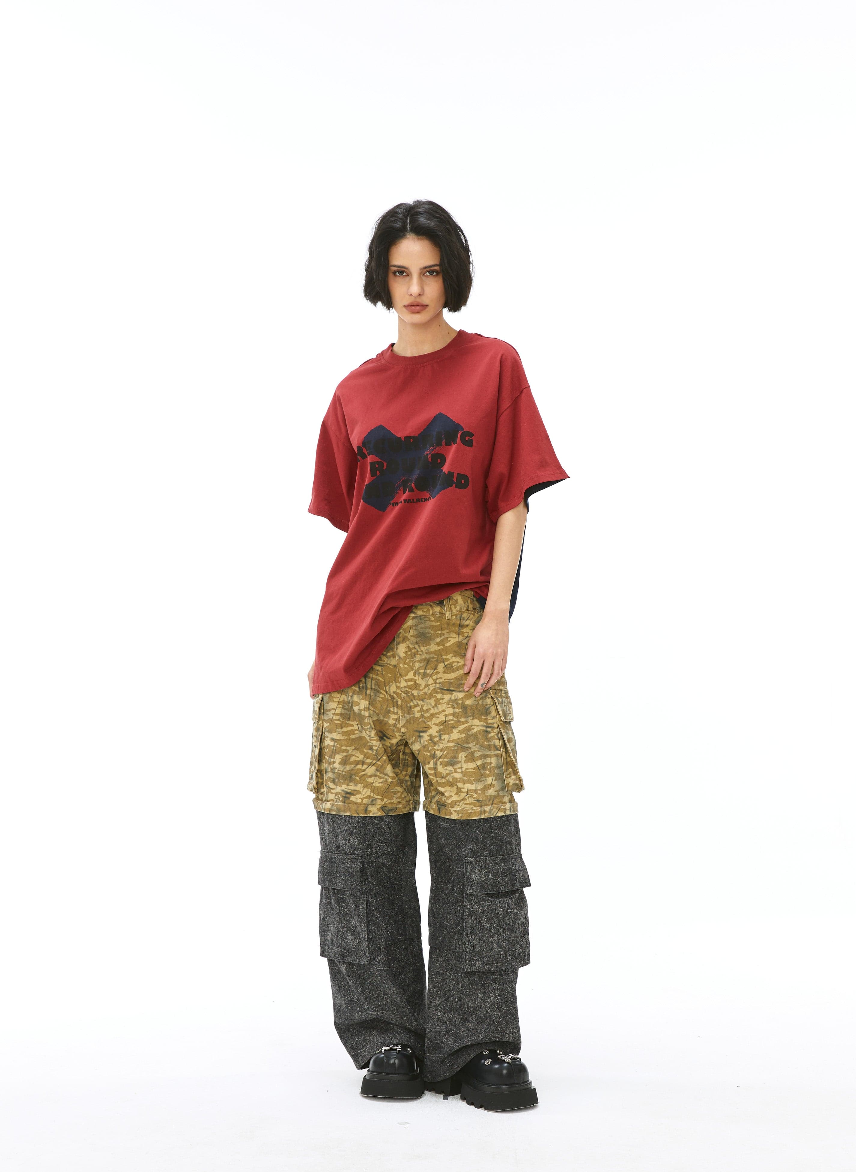 VANN VALRENCE Contrast Split Graphic T-Shirt