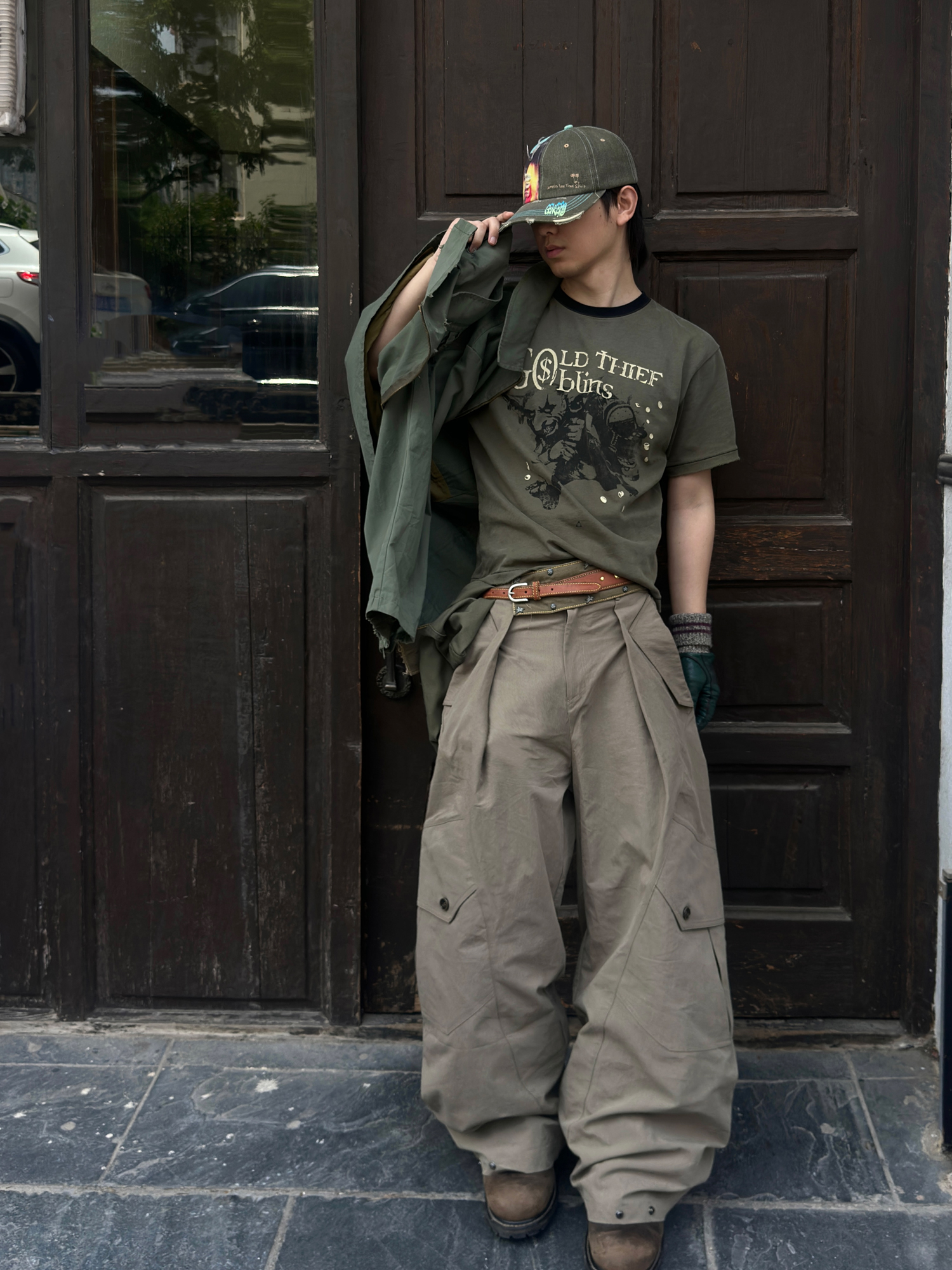 ESAIAS Washed Faded Graphic T-Shirt