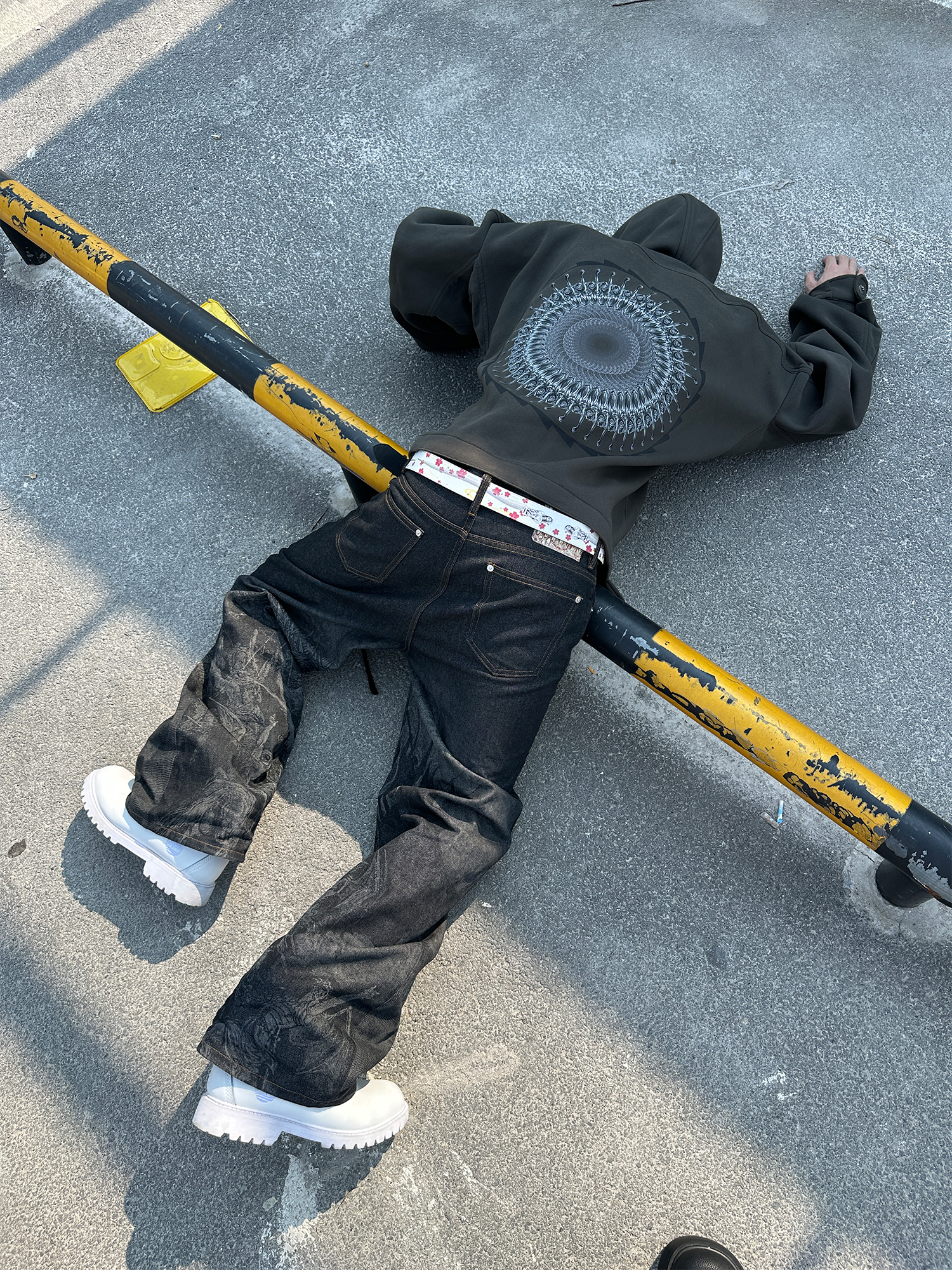 WANNA LAB Laser-Burned Studded Baggy Jeans