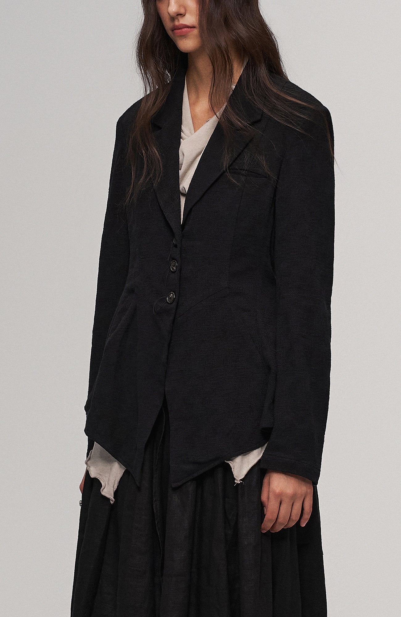 ILNya Nieternite Nifutur Asymmetric Hem Linen-Blend Blazer, premium urban and streetwear designers apparel on PROJECTISR.com, ILNya Nieternite Nifutur