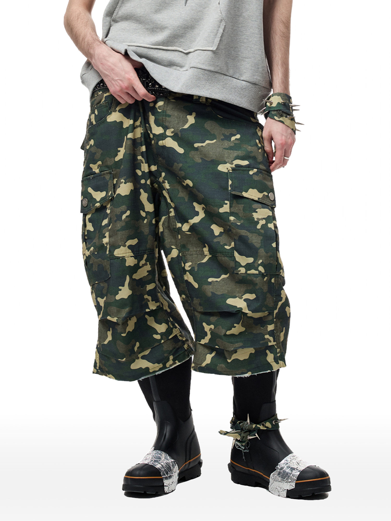 CYCYCY Camo Wide-Leg Cargo Shorts