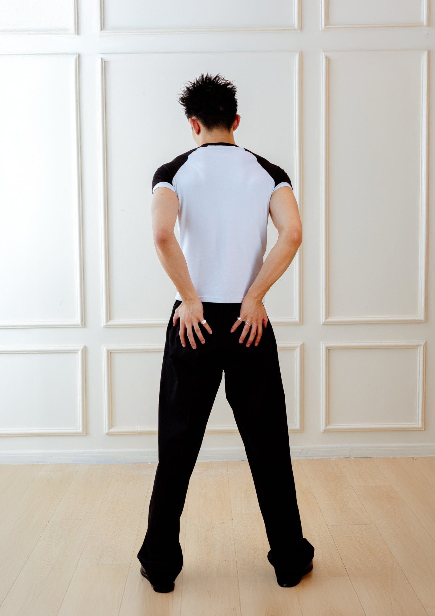 KADAKADA Essential Contrast Raglan Kitty Graphic T-Shirt, premium urban and streetwear designers apparel on PROJECTISR.com, KADAKADA