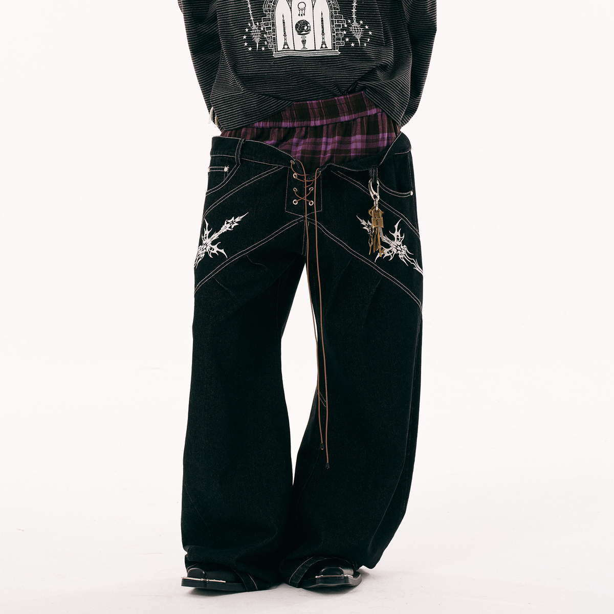 PASET Embroidered Spliced Tie Detail Slim Jeans