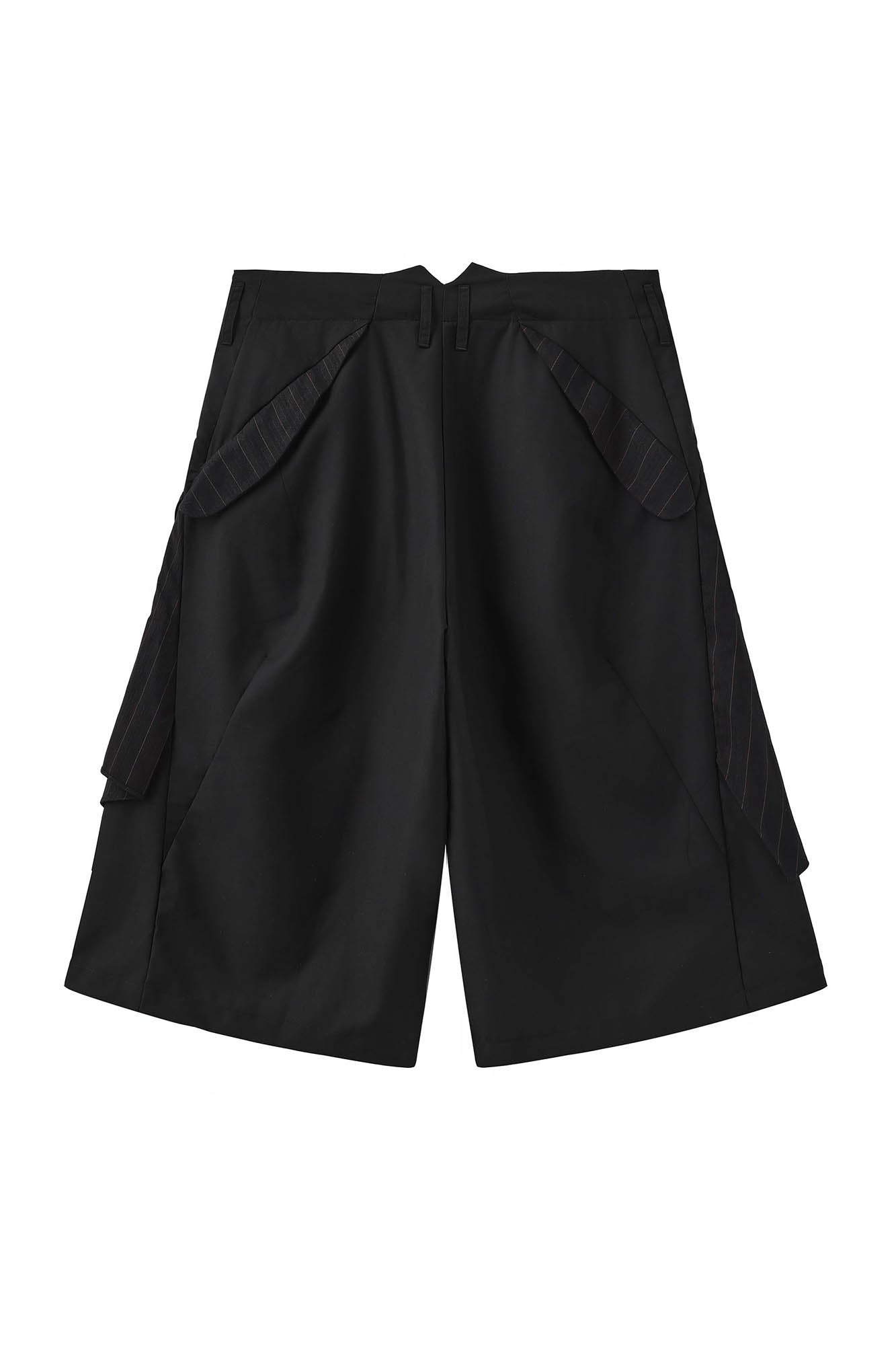MOITIEDEPETALE Multi-Layered Pleated Pinstriped Shorts