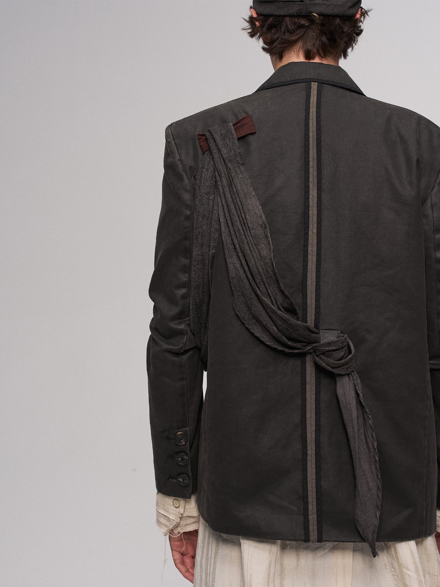 ILNya Nieternite Nifutur Crinkled Strap-Draped Panel Blazer