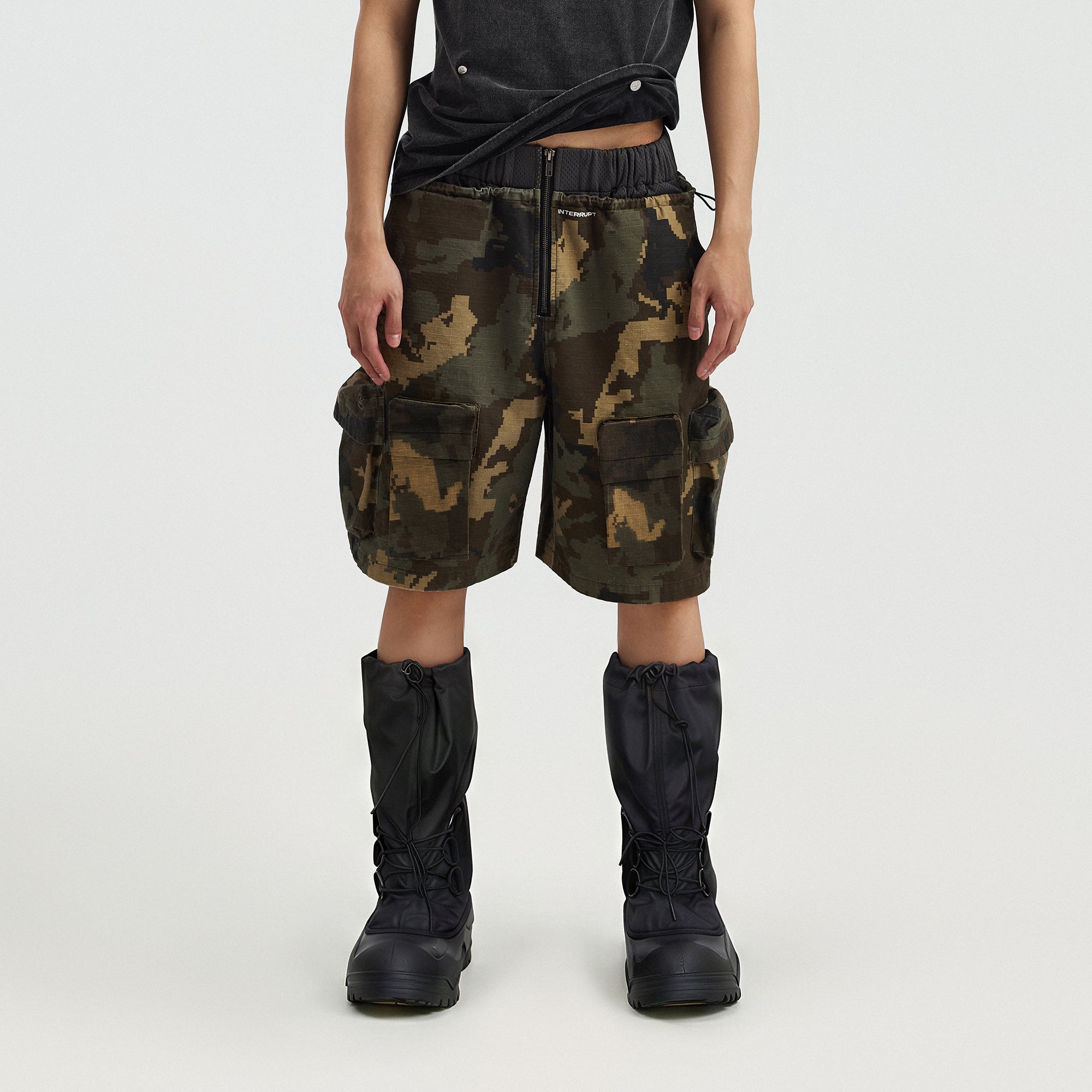 INTERRUPT Camo Back Zip Double-Layer Shorts