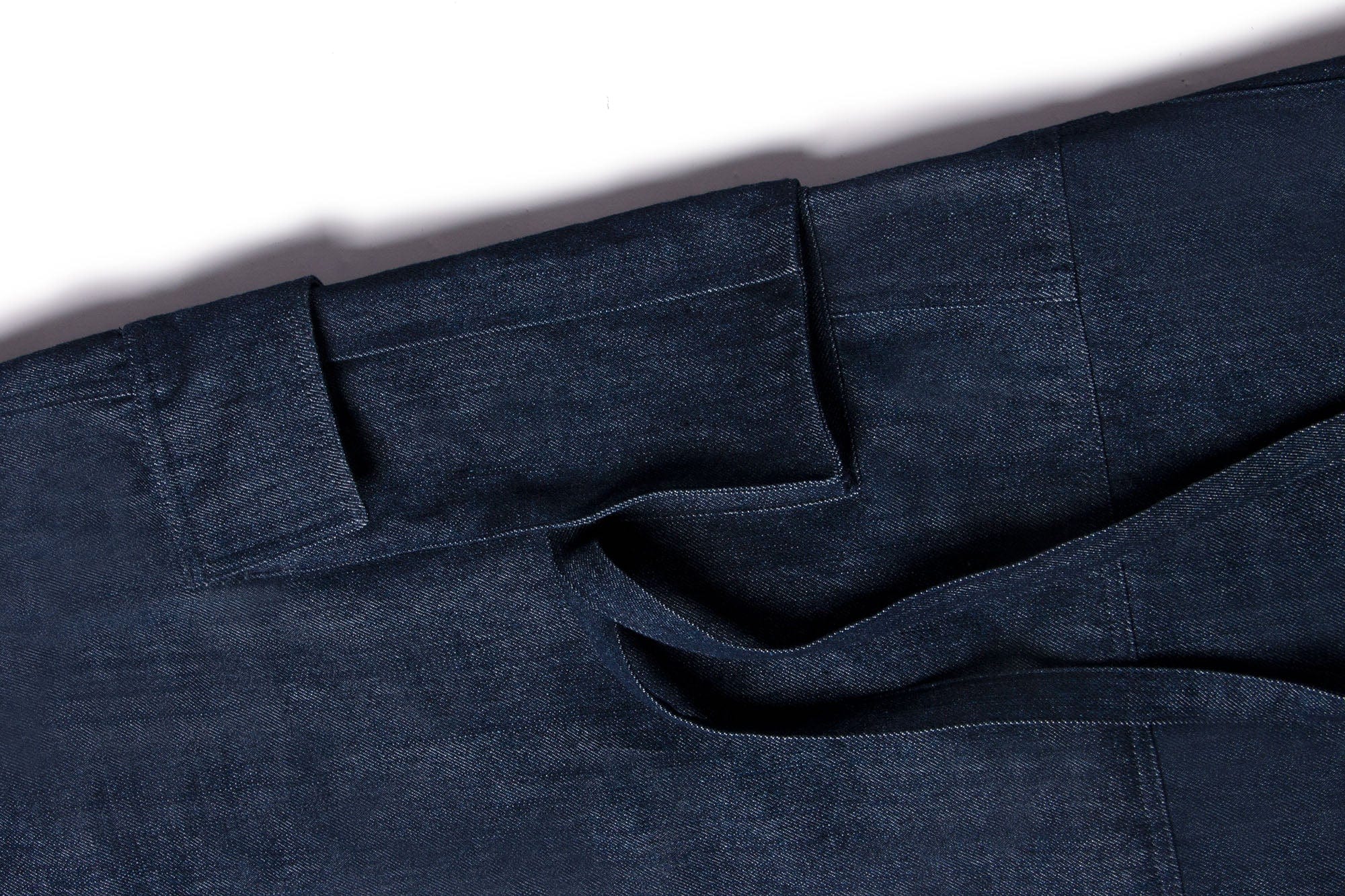 RELABEL Washed Crinkled Strap Wide-Leg Jeans
