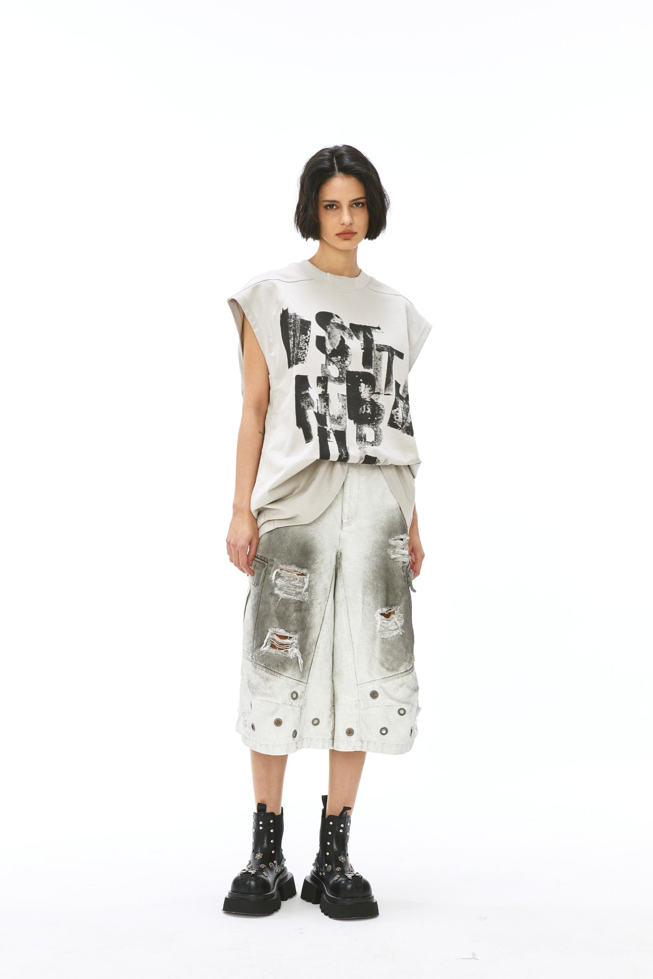 VANN VALRENCE Slogan Graphic Oversized Sleeveless Tee