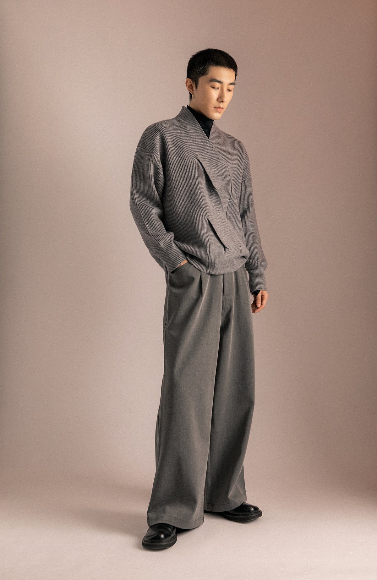 SAMMOKONPA Oversized V-Neck Sweater