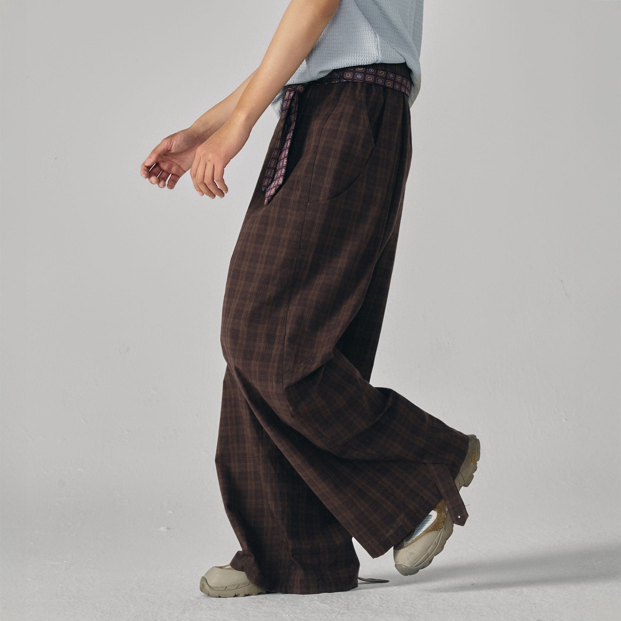 GONGHE REPUB Retro Paid Spliced Wide-Leg Pants, premium urban and streetwear designers apparel on PROJECTISR.com, GONGHE REPUB