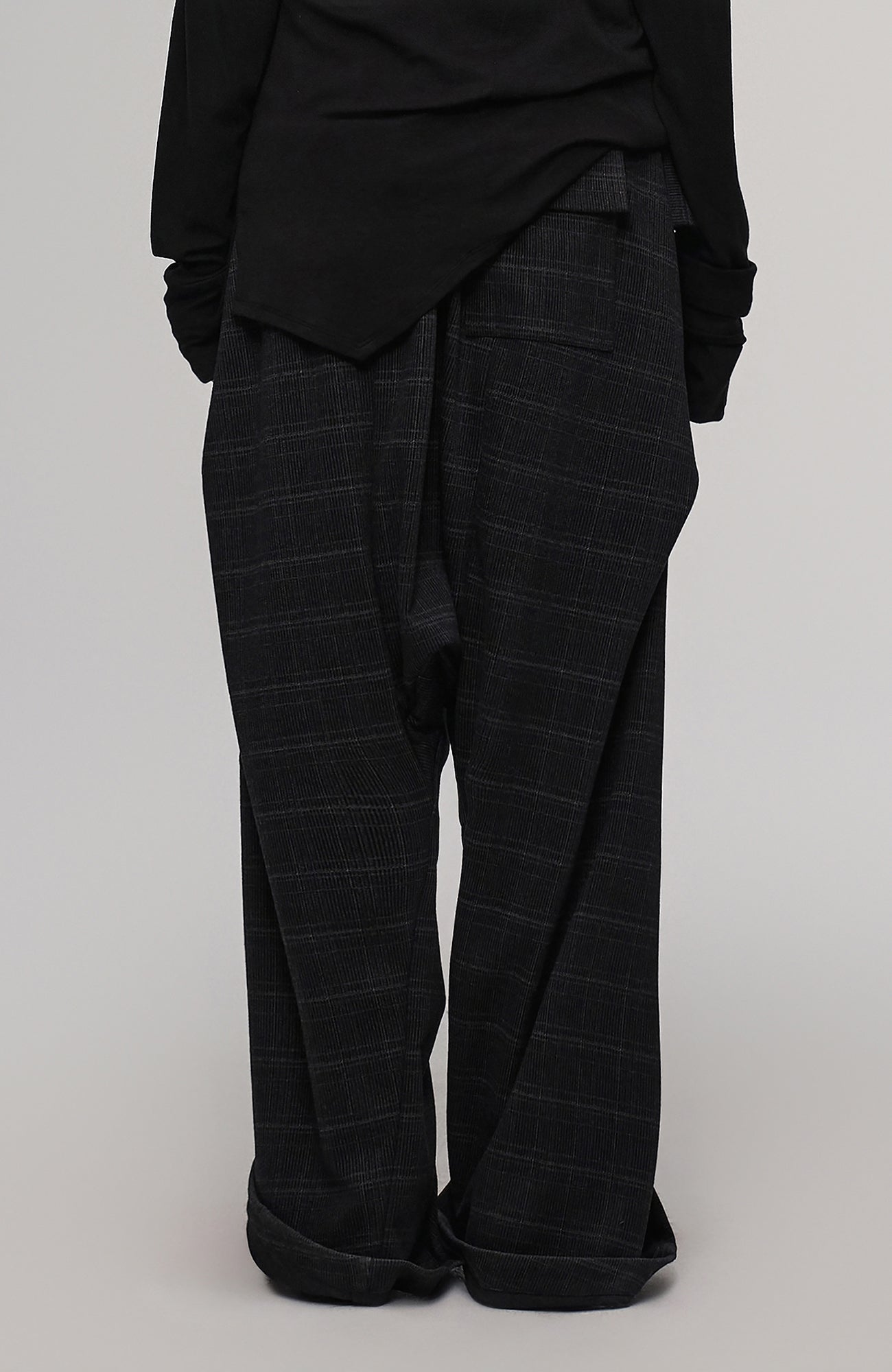 ILNya Nieternite Nifutur Deconstructed Plaid Drop-Crotch Pants