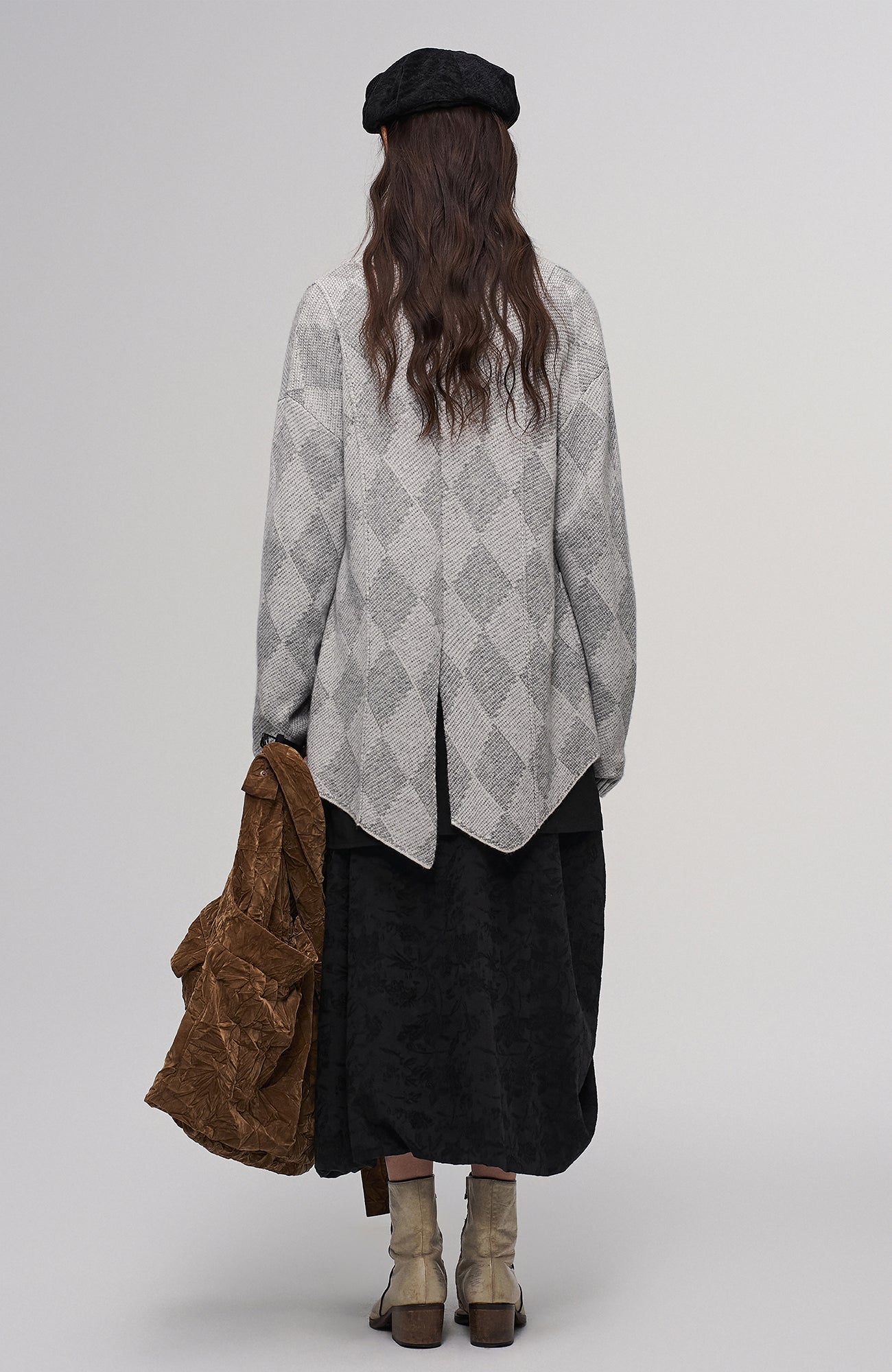 ILNya Nieternite Nifutur Velvet Oversized Crinkled Messenger Bag