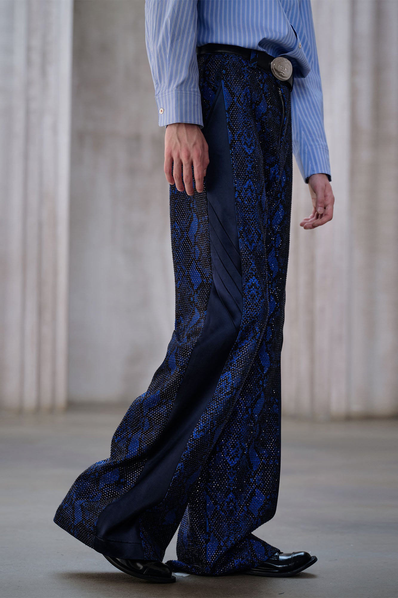 FACEONLAB Snake Diamond Straight-Leg Pants