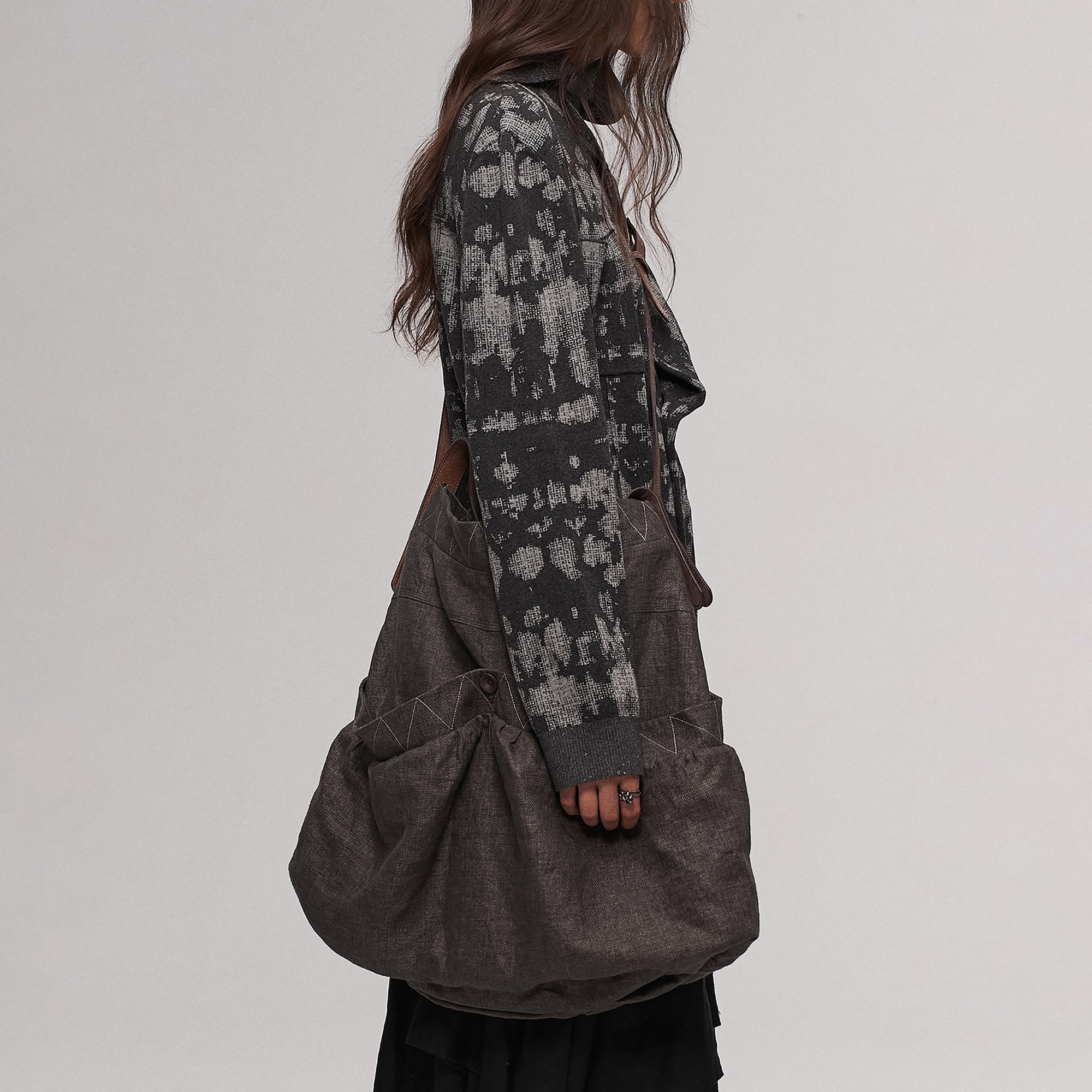 ILNya Nieternite Nifutur Oversized Linen Horsehide-Strap Messenger Bag