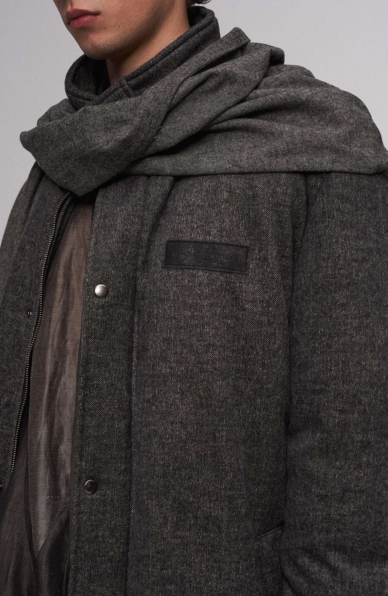 ILNya Nieternite Nifutur Wrapped Scarf 3M Overcoat