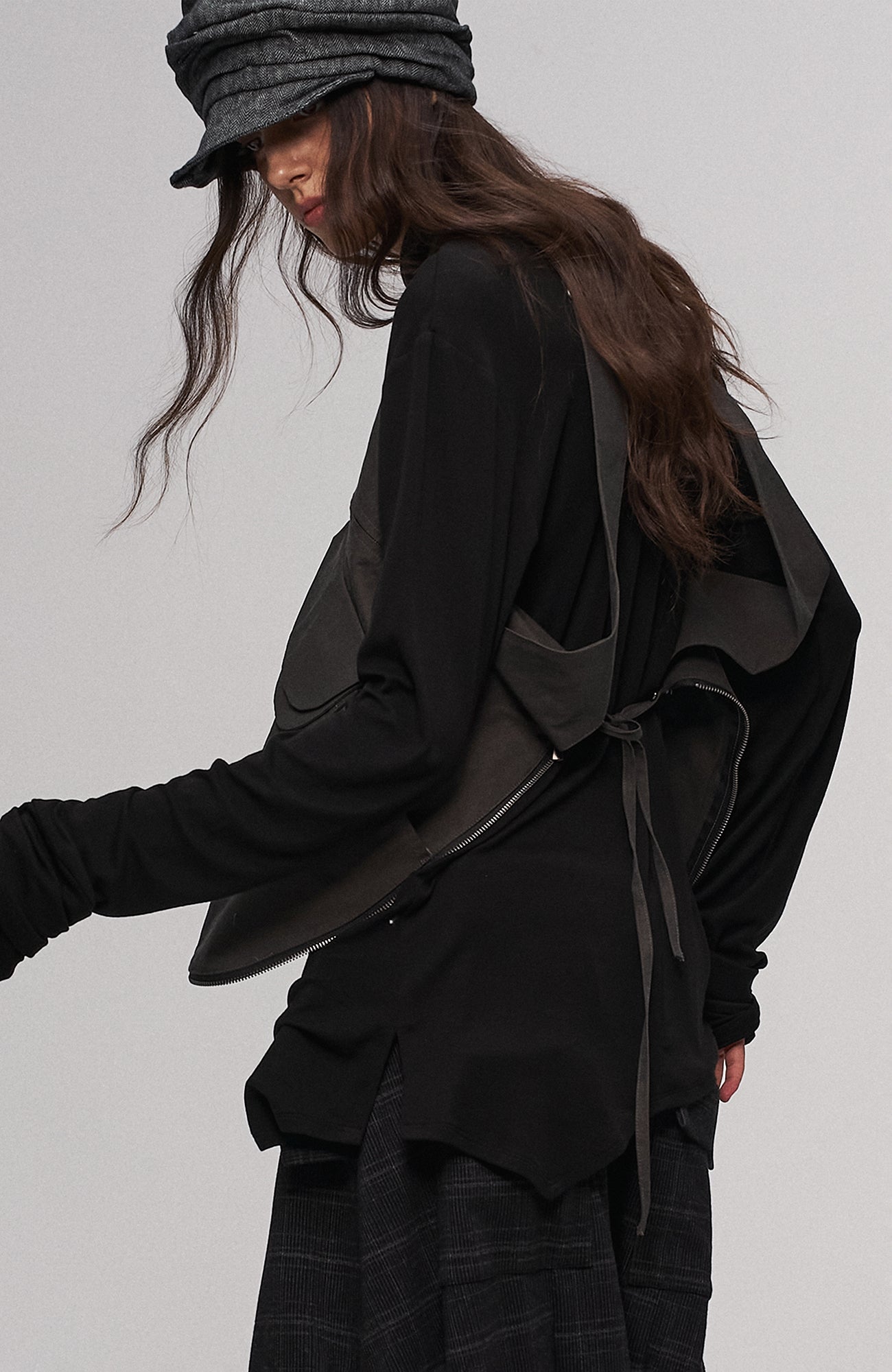 ILNya Nieternite Nifutur Multi-Use Utility Vest