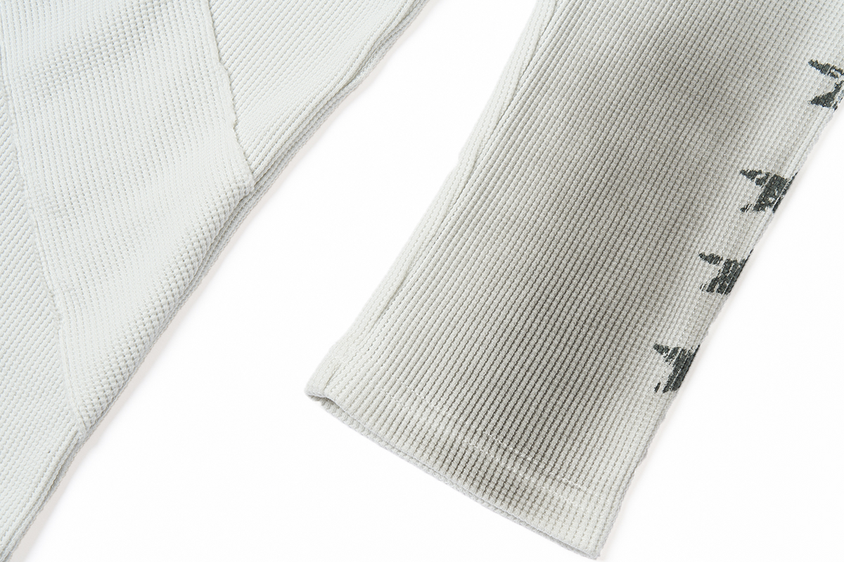 SAXGENWON Washed Graphic Frayed Long-Sleeve Tee