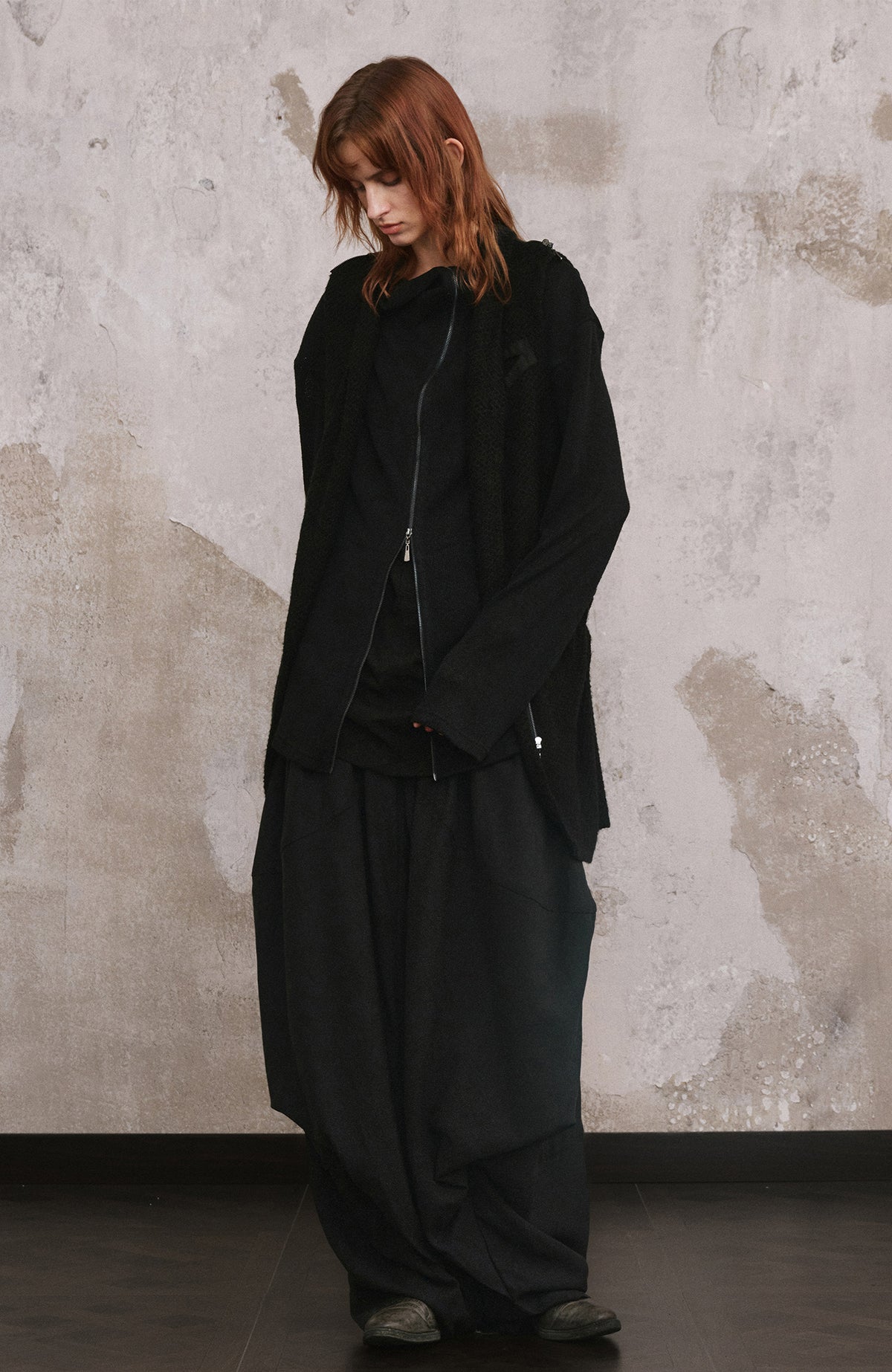 ILNya Nieternite Nifutur Curved Ribbed Zip-Up Sweater