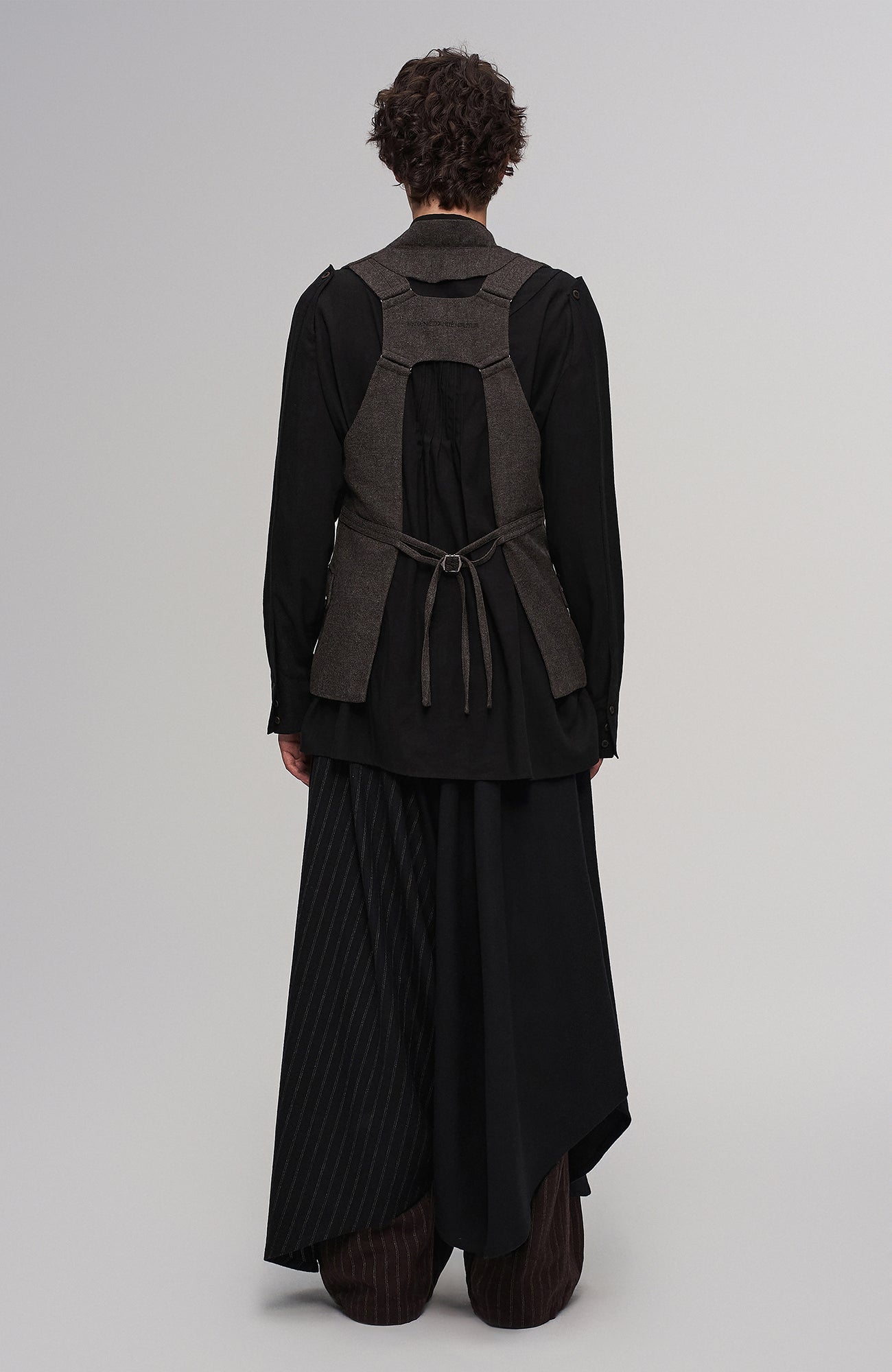 ILNya Nieternite Nifutur Asymmetrical Draped Seamed Shirt
