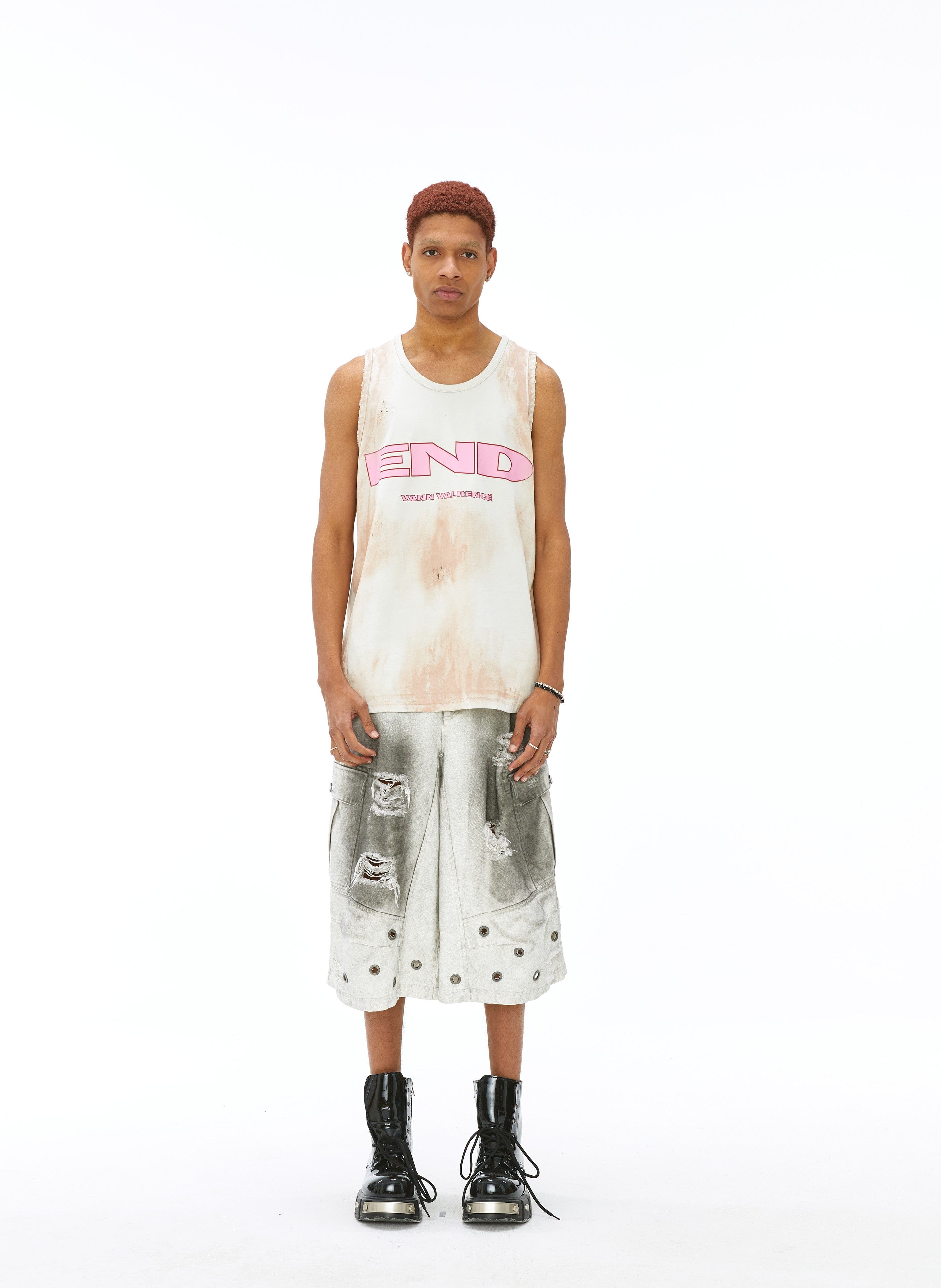VANN VALRENCE Distressed Gradient Grommet Capris Shorts