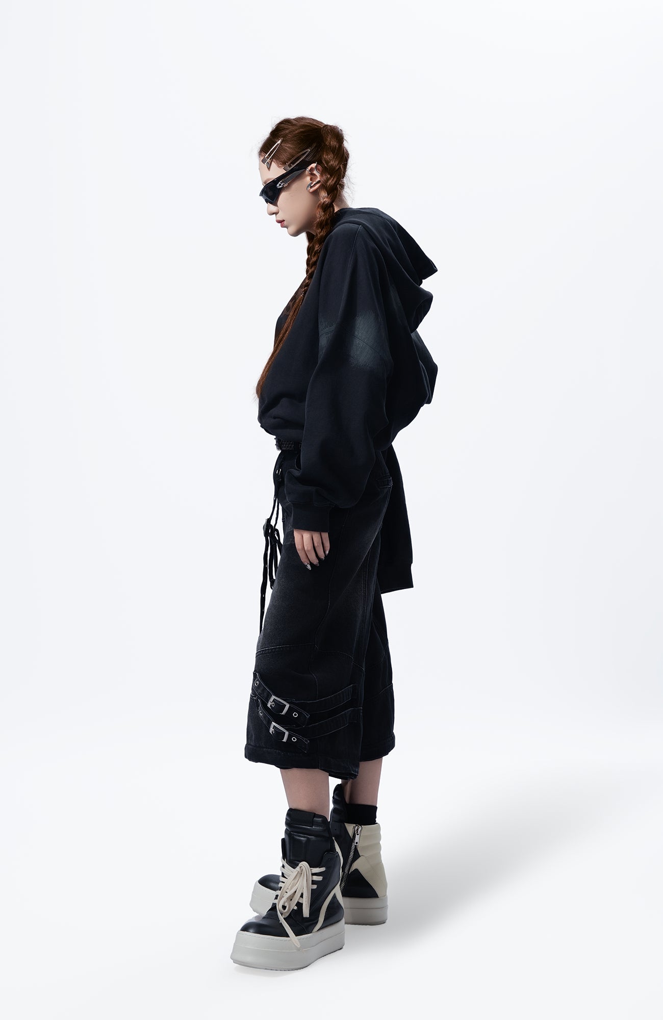 MOGONGSHE Detachable Drape-Strap Washed Jeans