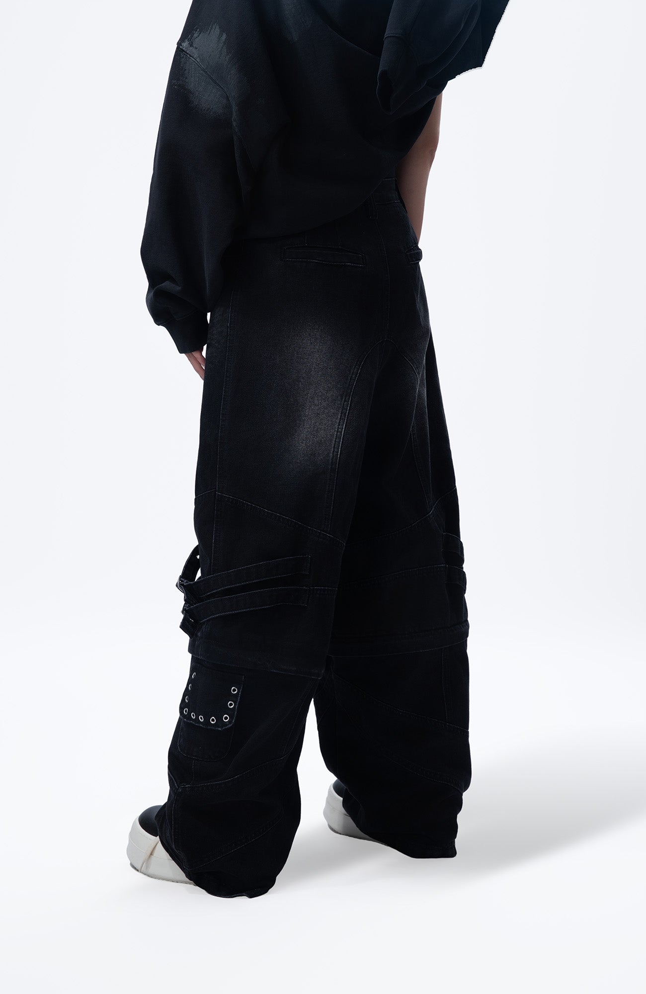 MOGONGSHE Detachable Drape-Strap Washed Jeans