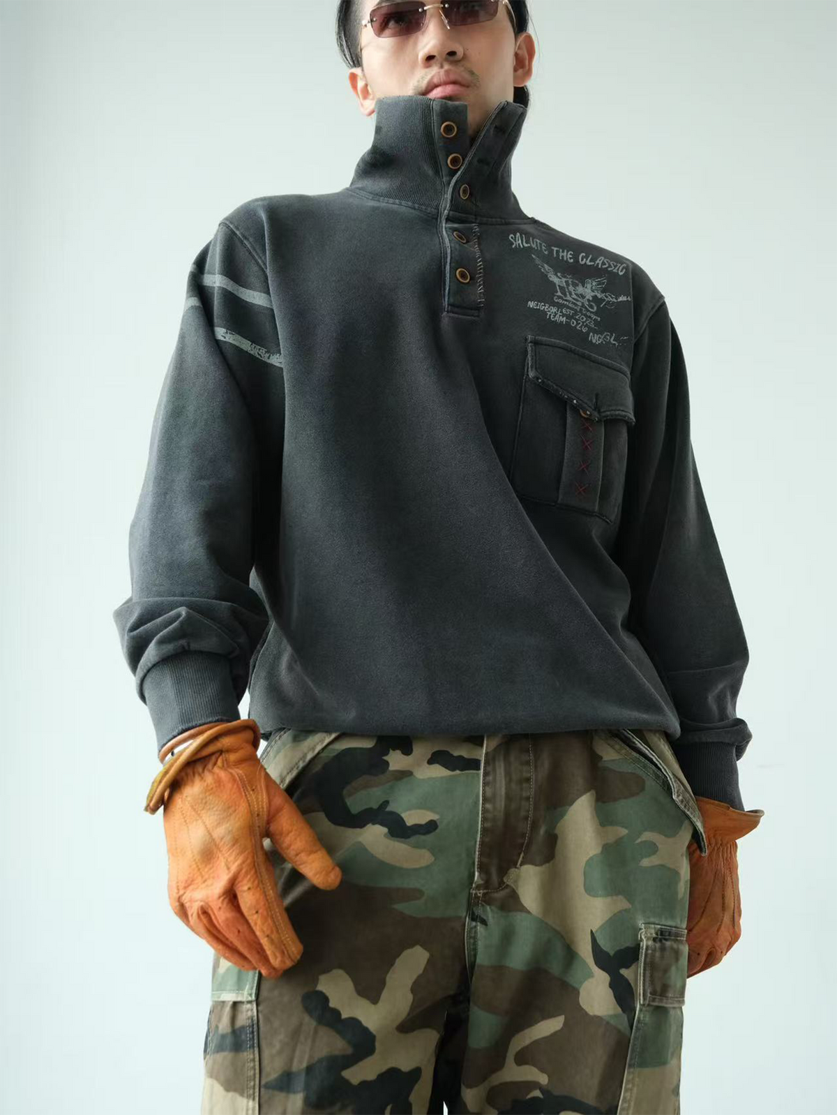 NEIGBORL Retro Graphic Washed Stand-Collar Sweatshirt