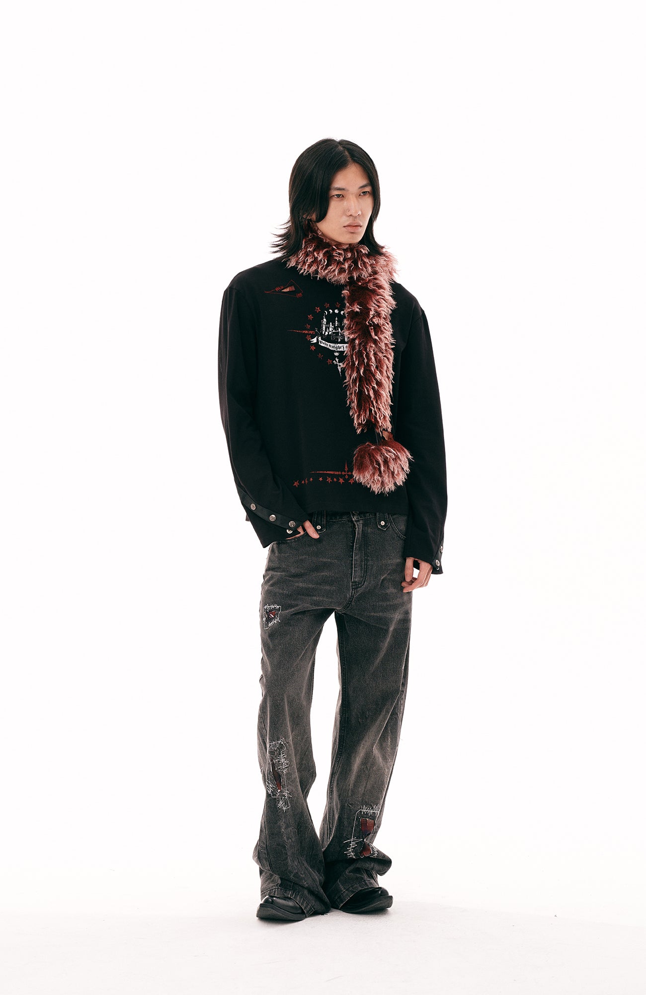 PASET Button Cuff Gothic Graphic Long-Sleeve Tee