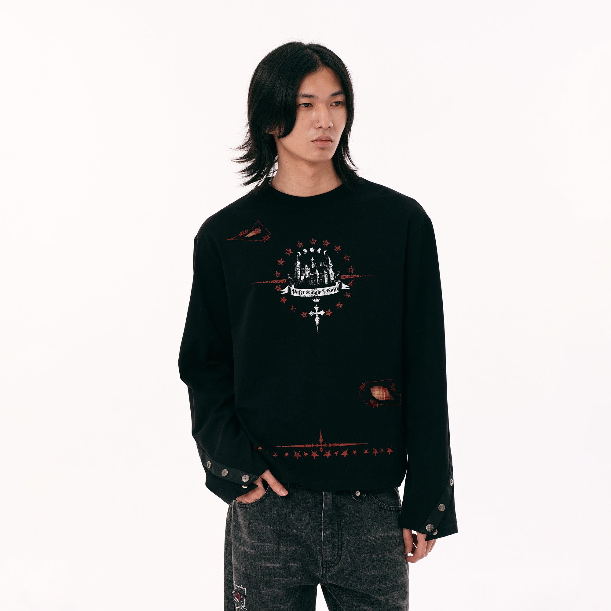 PASET Button Cuff Gothic Graphic Long-Sleeve Tee