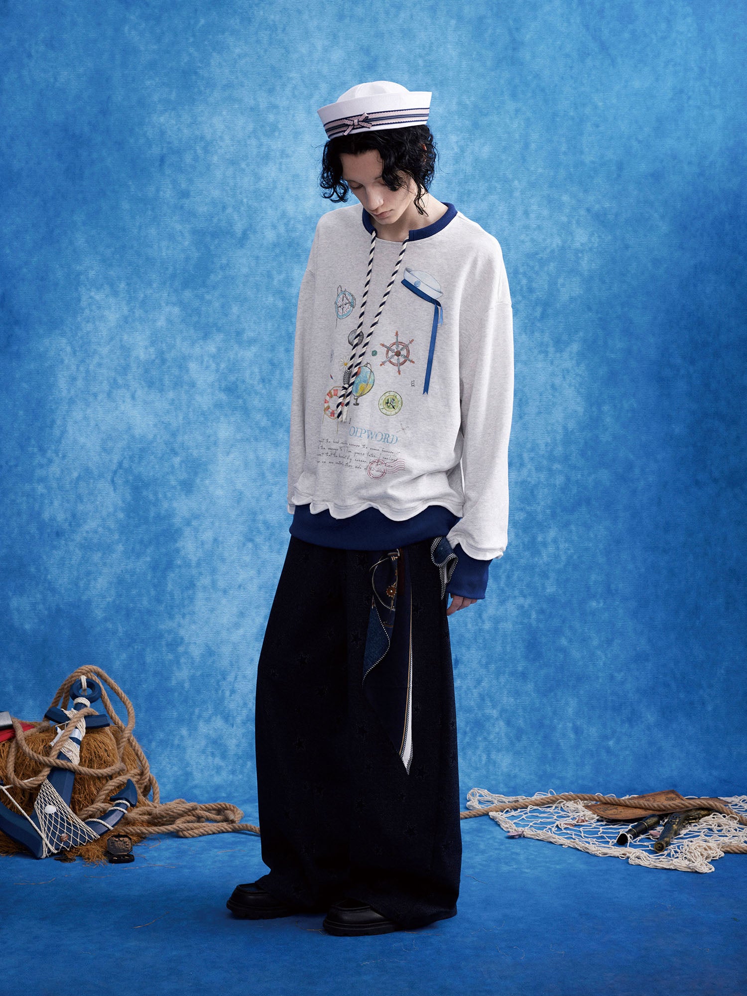 OIPWORD Voyager Graphic Scallop-Hem Sweatshirt
