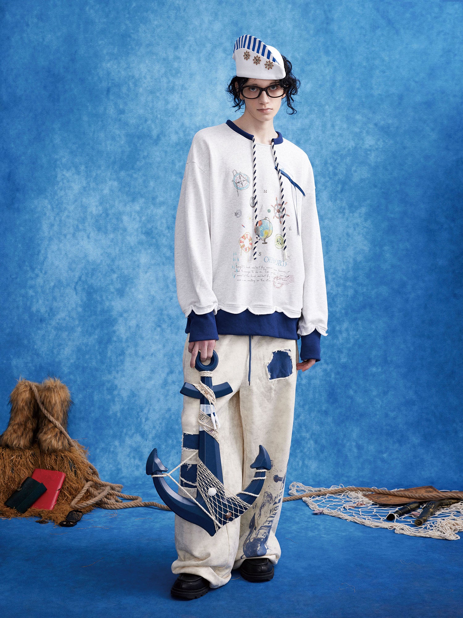 OIPWORD Voyager Graphic Scallop-Hem Sweatshirt
