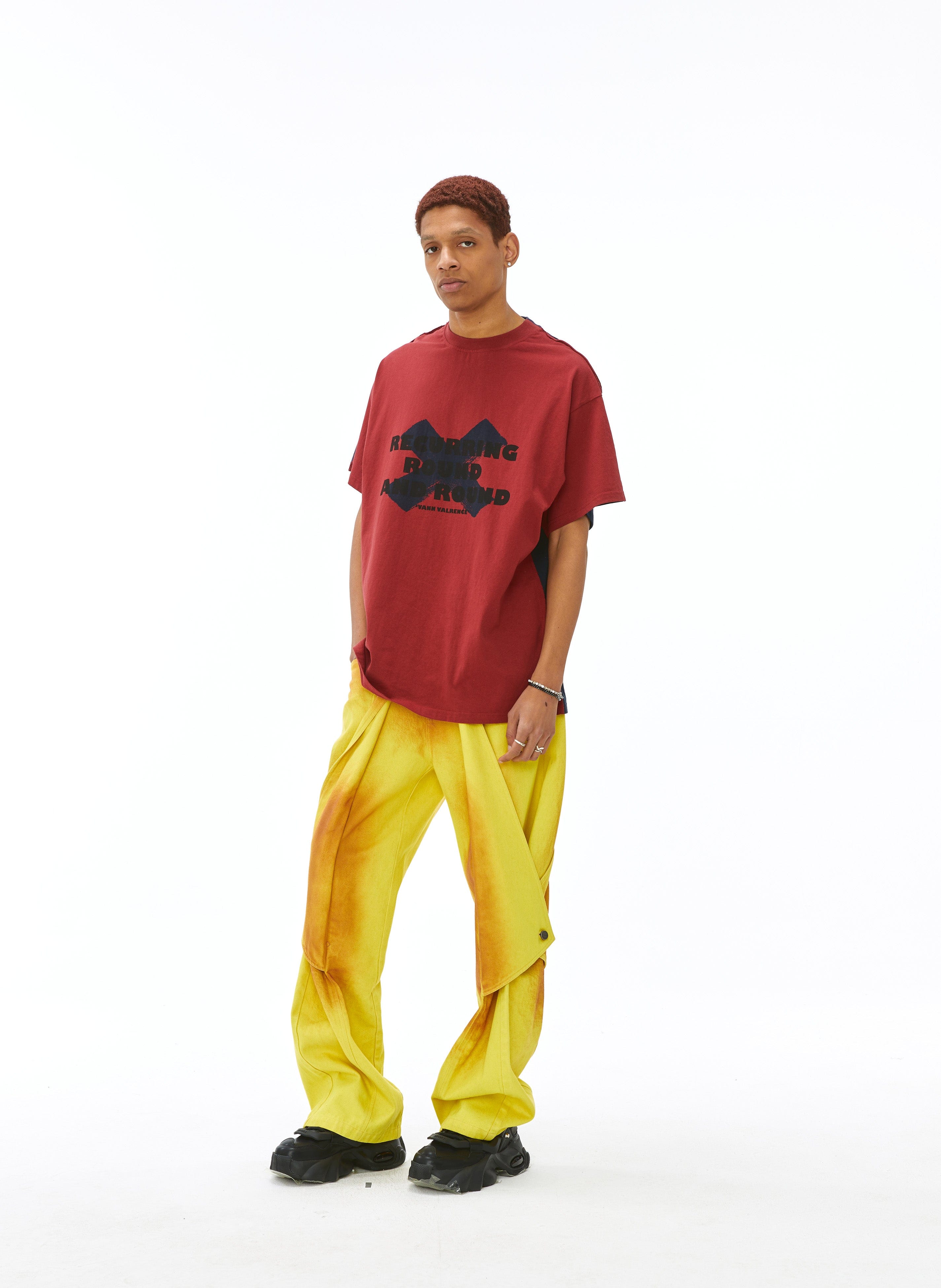 VANN VALRENCE Contrast Split Graphic T-Shirt