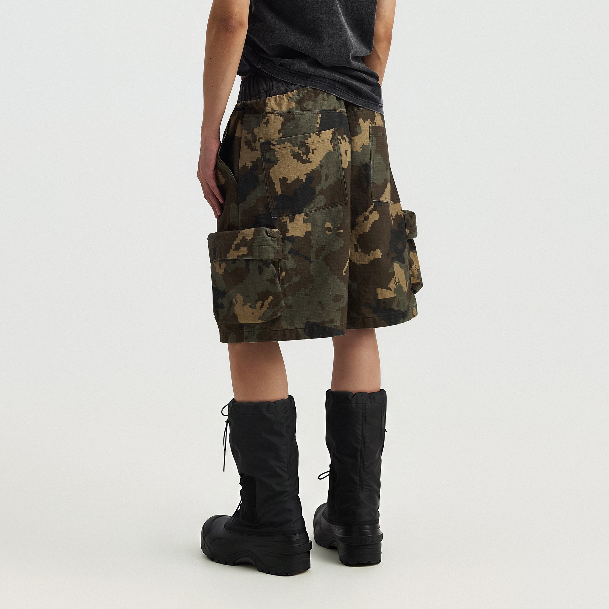 INTERRUPT Camo Back Zip Double-Layer Shorts
