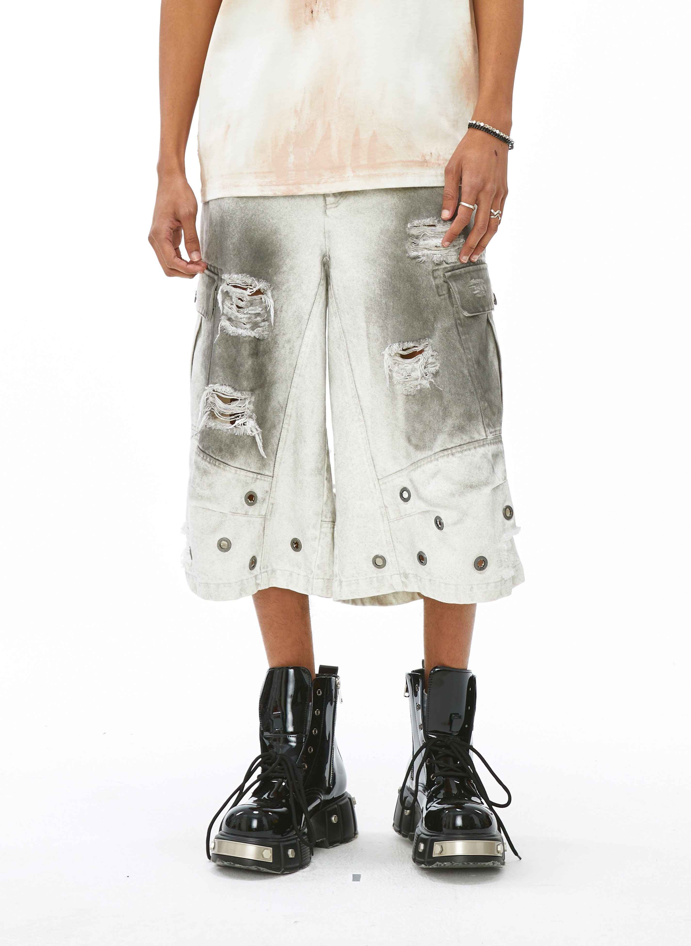 VANN VALRENCE Distressed Gradient Grommet Capris Shorts