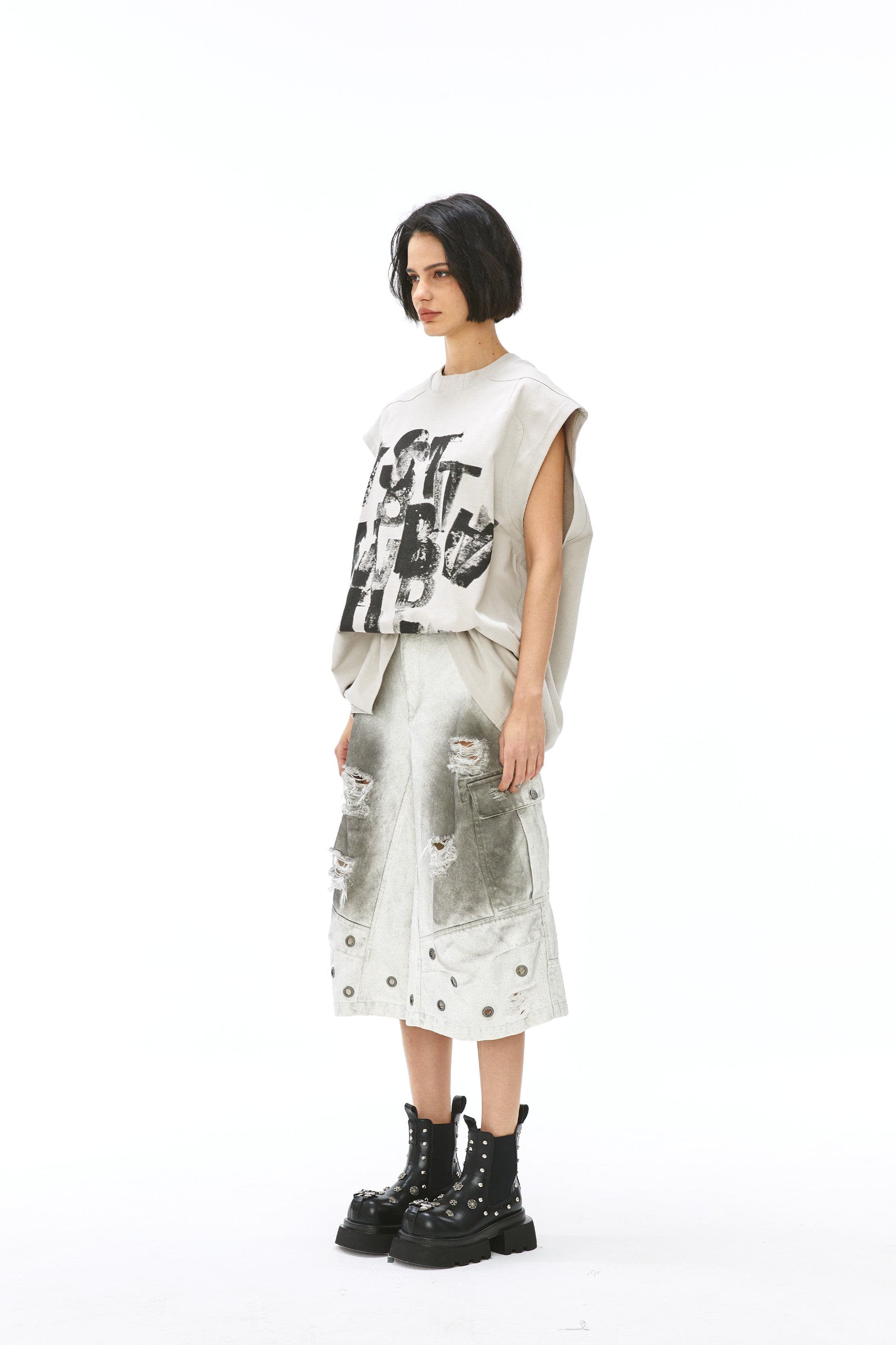 VANN VALRENCE Slogan Graphic Oversized Sleeveless Tee