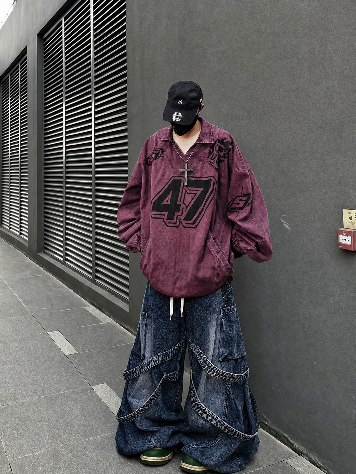 UUCSCC Washed Distressed Oversized V-Neck Sweatshirt