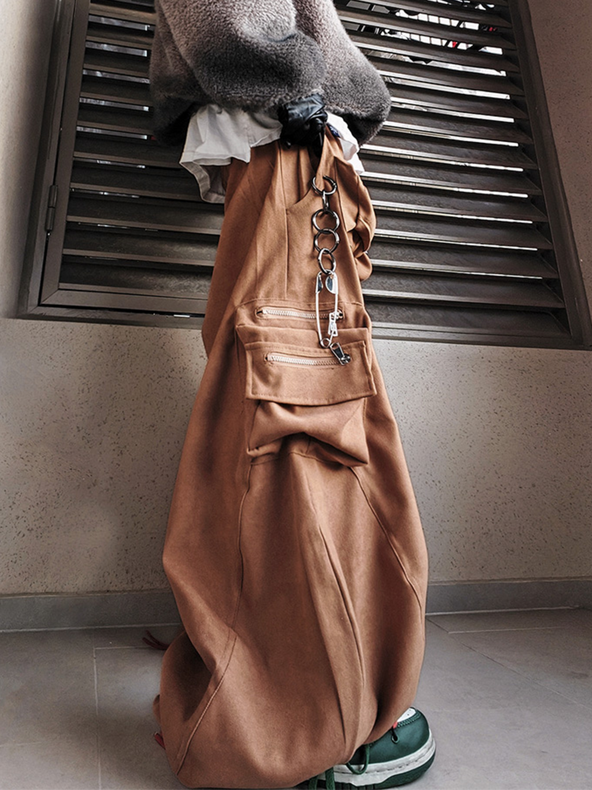 UUCSCC Curved Multi-Pocket Wide-Leg Cargo Pants