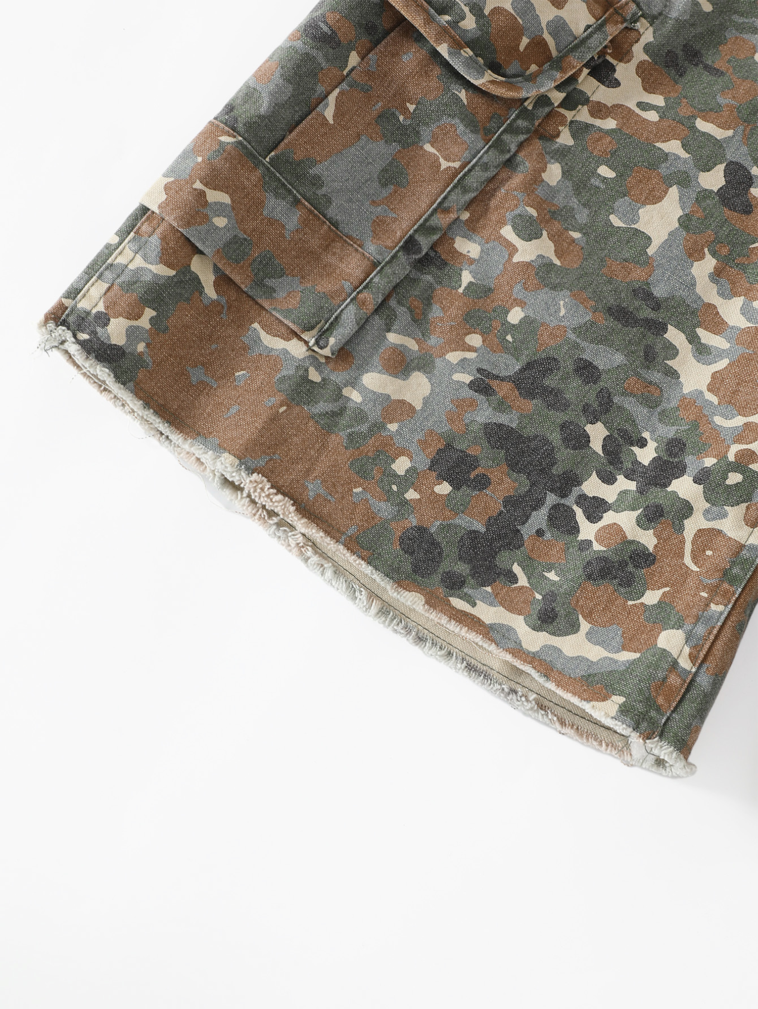 RICHILL Washed Camo Cargo Shorts