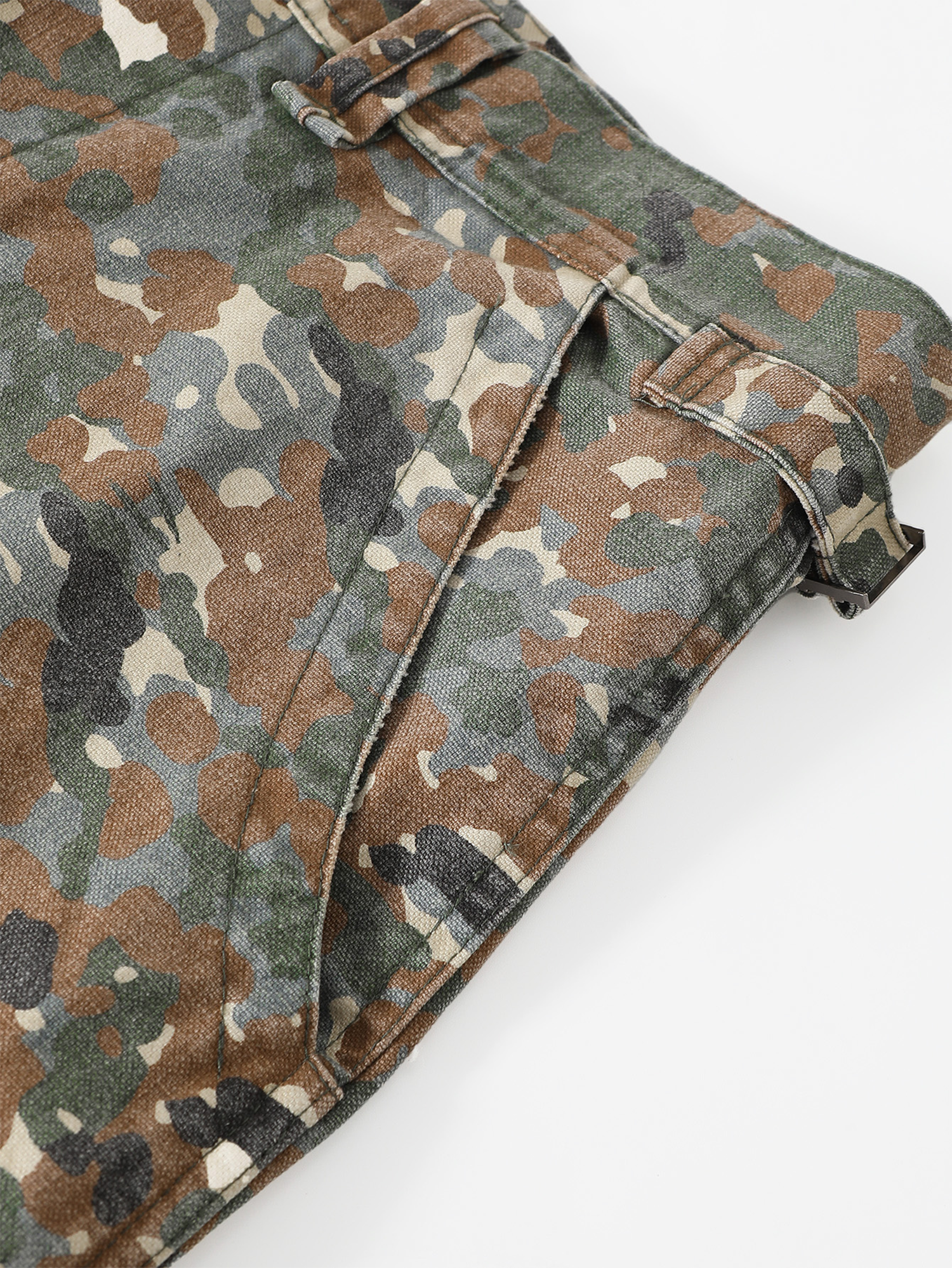 RICHILL Washed Camo Cargo Shorts