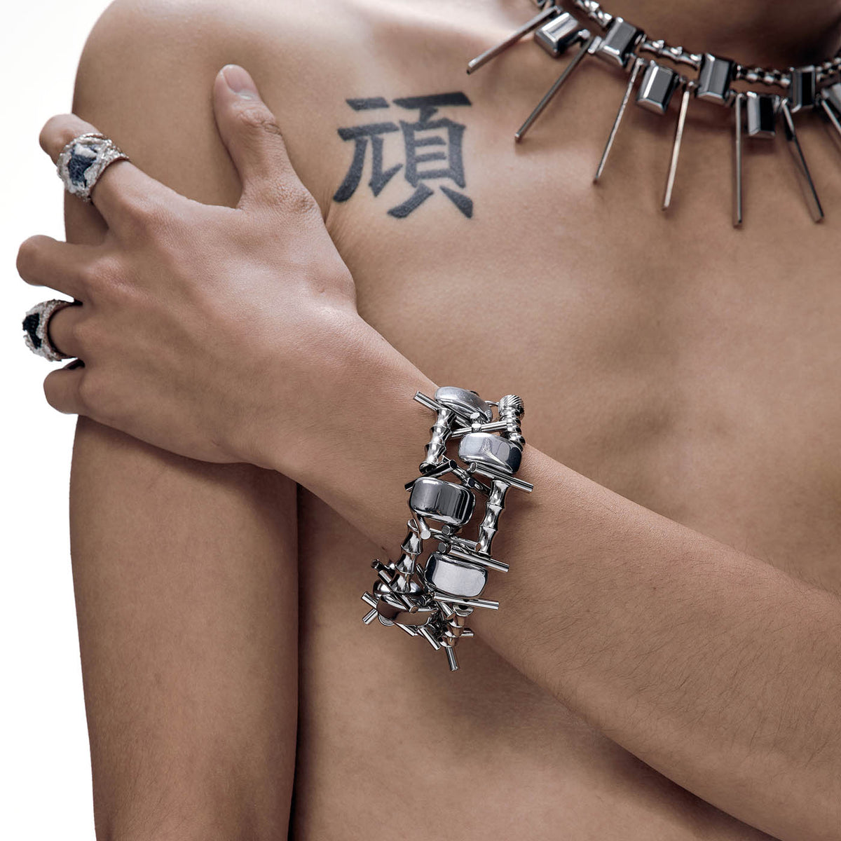 2 anciens bracelets en métal plein | Kaufen auf 2 anciens bracelets en métal plein | Kaufen auf
