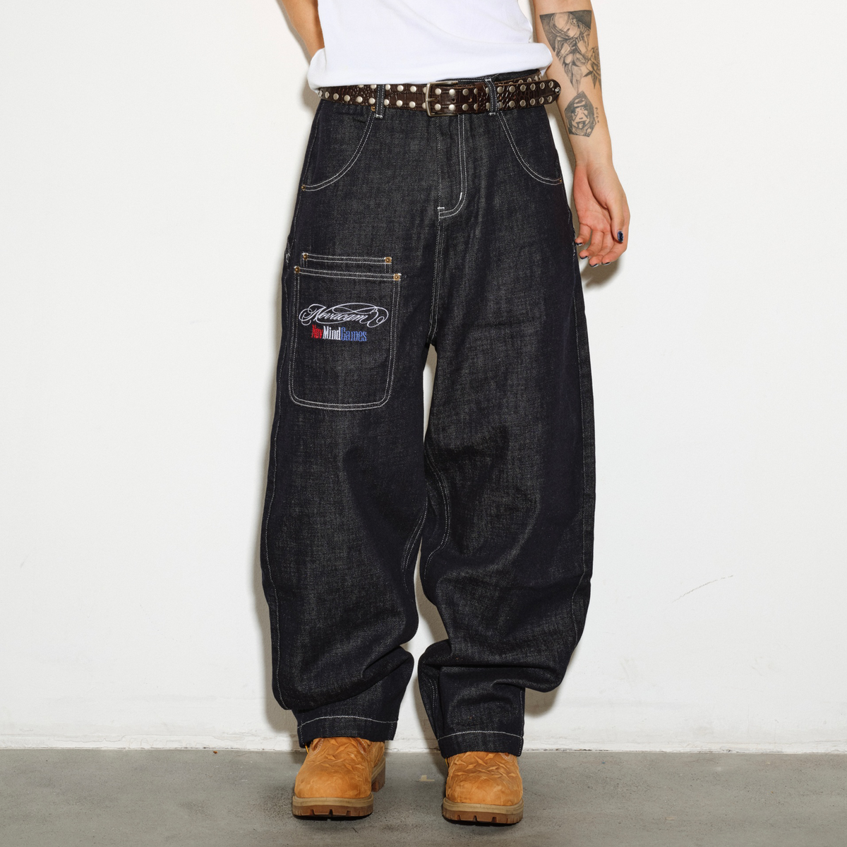 NOVACAM Retro Embroidered Logo Curved Raw Selvedge Jeans