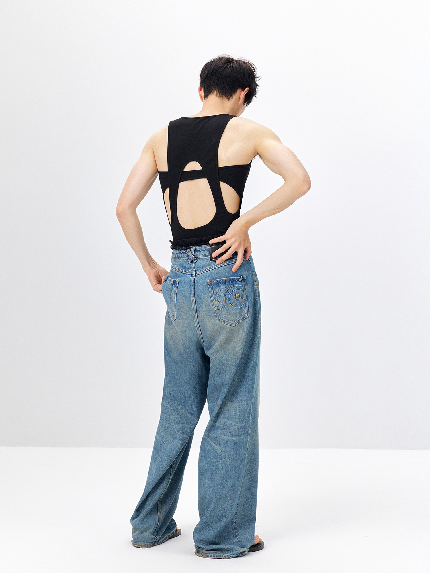 TUIMU Back Cut-Out Ribbed Tank Top Black