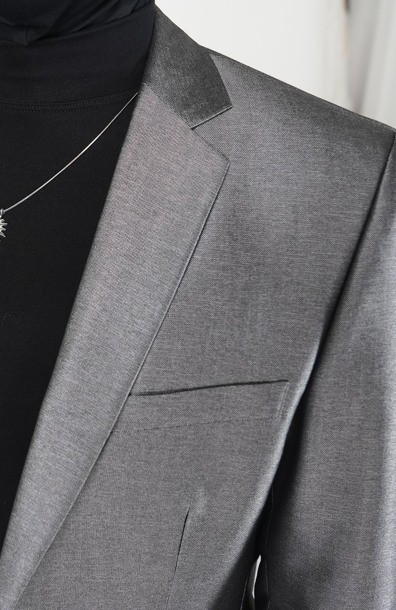 VE2 Metallic Finish Single-Breasted Blazer
