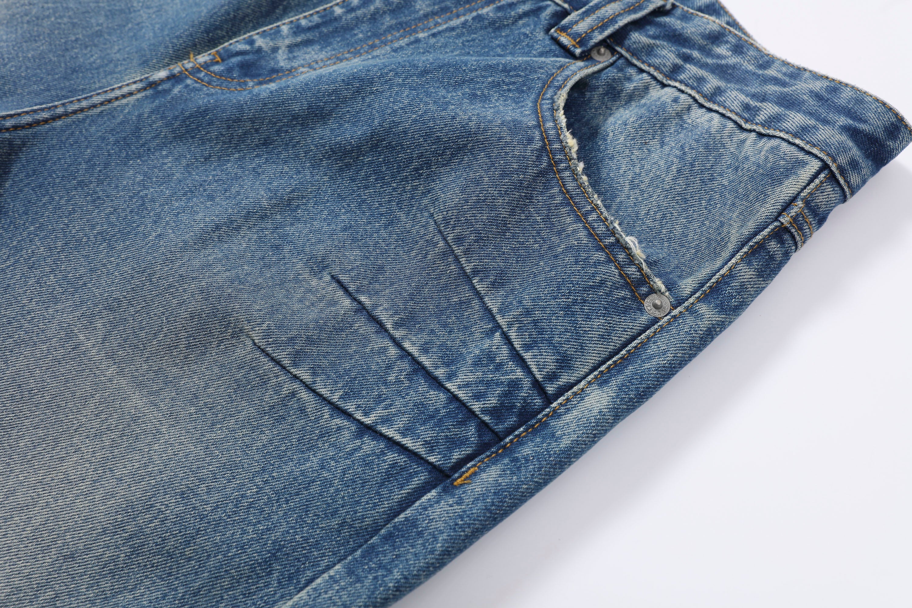 MAKEMORE Washed Pintuck Wide-Leg Jeans