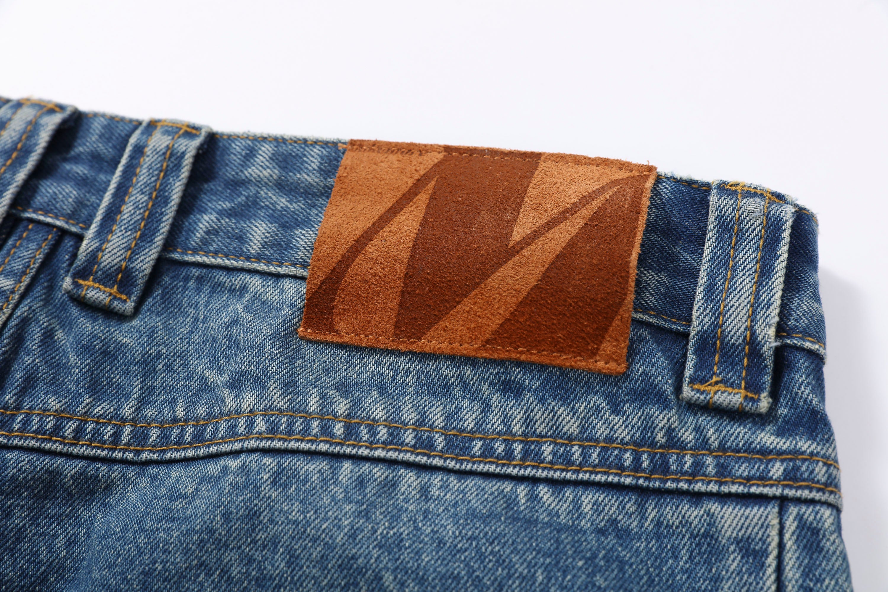 MAKEMORE Washed Pintuck Wide-Leg Jeans