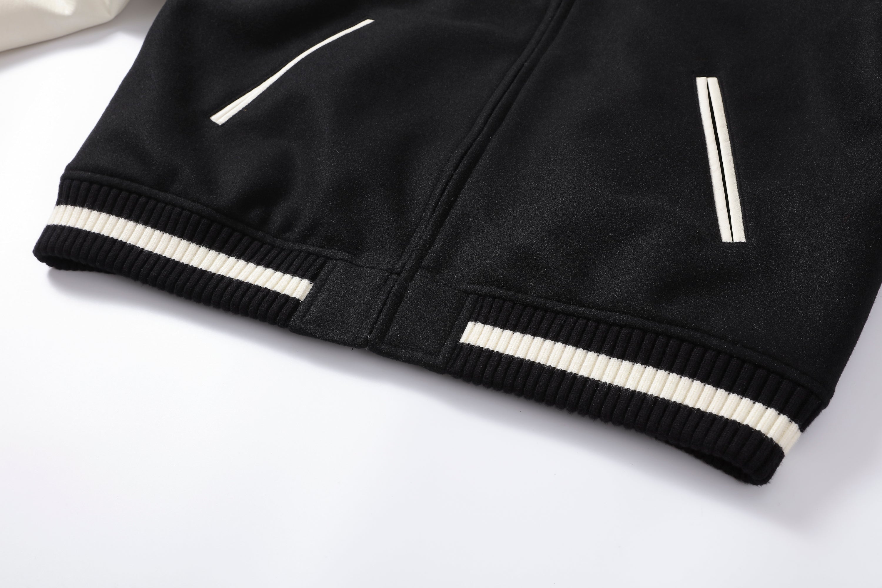 MAKEMORE Contrast Panel LOGO Patch Padded Jacket