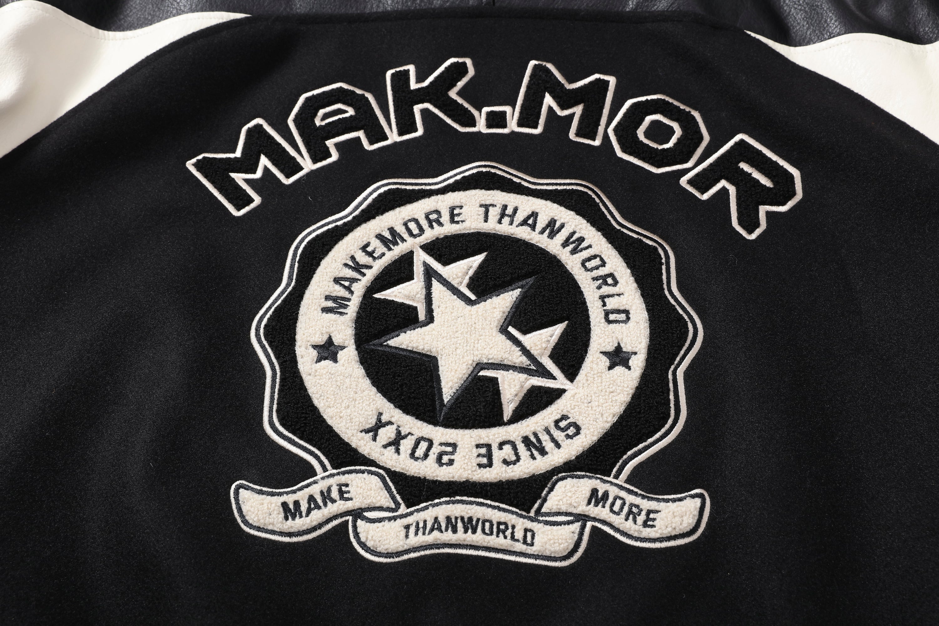 MAKEMORE Contrast Panel LOGO Patch Padded Jacket