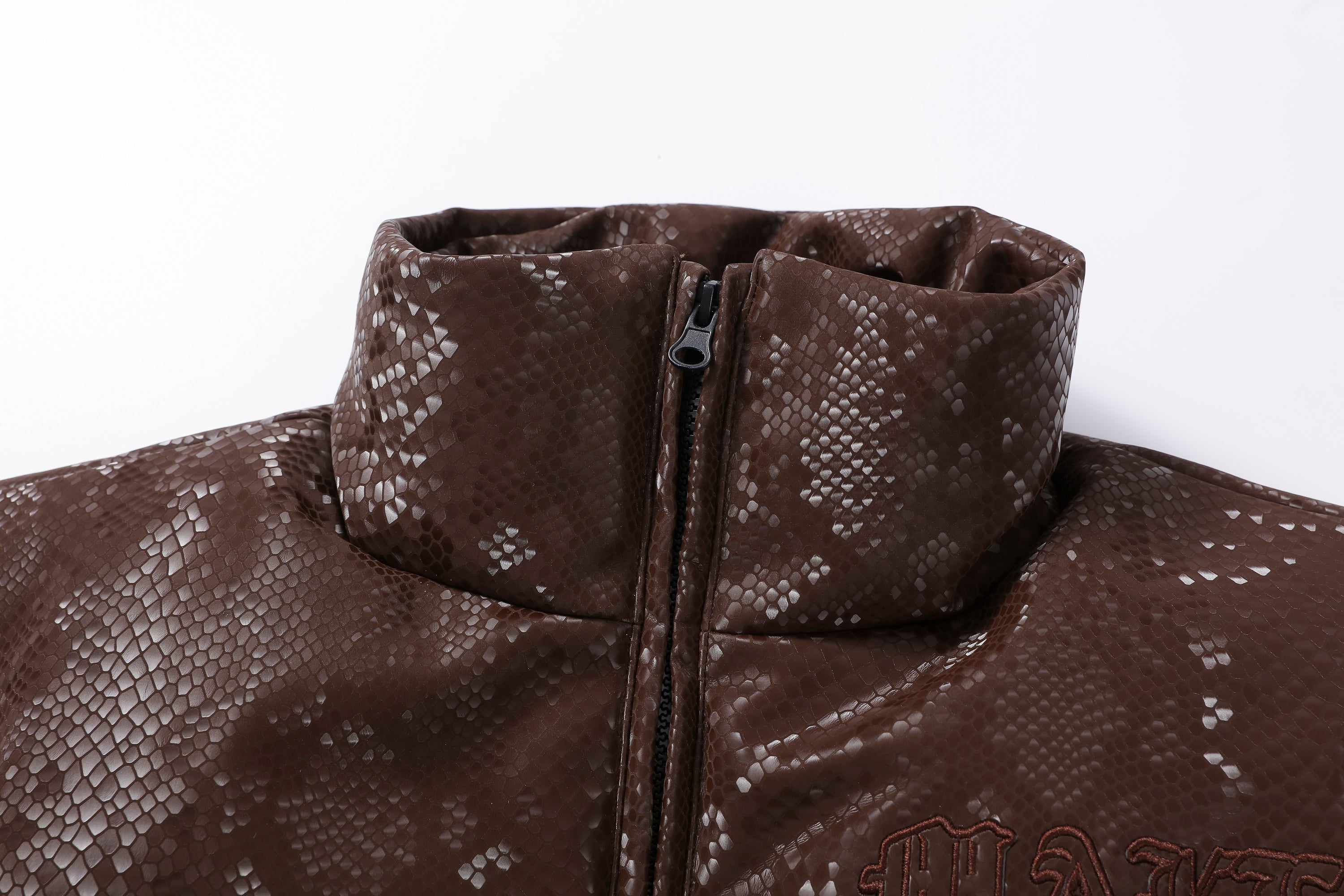 MAKEMORE Scale-Textured PU Embroidered Puffer Vest